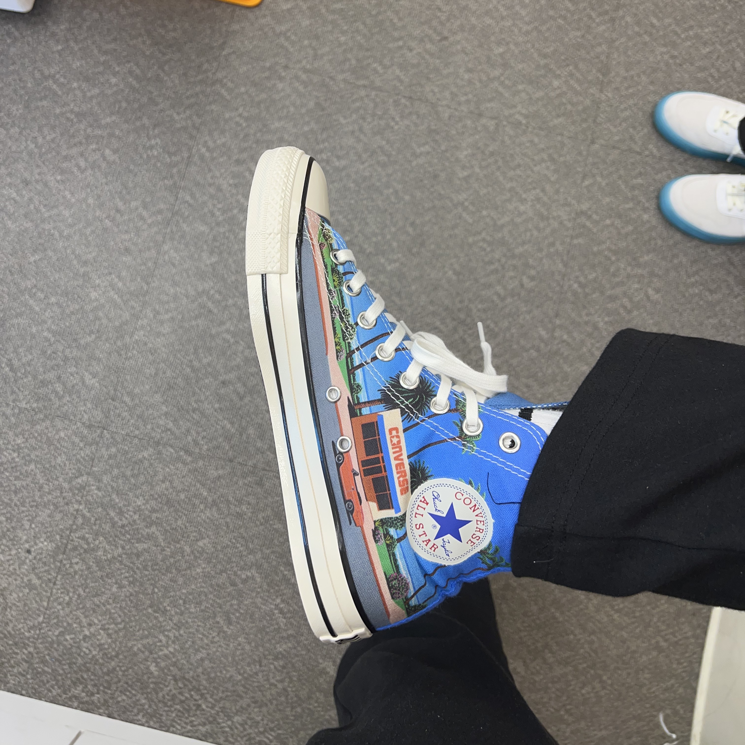 Converse x Hiroshi Nagai Chuck Taylor All Star US Hi Blue 착용 스타일 - 2