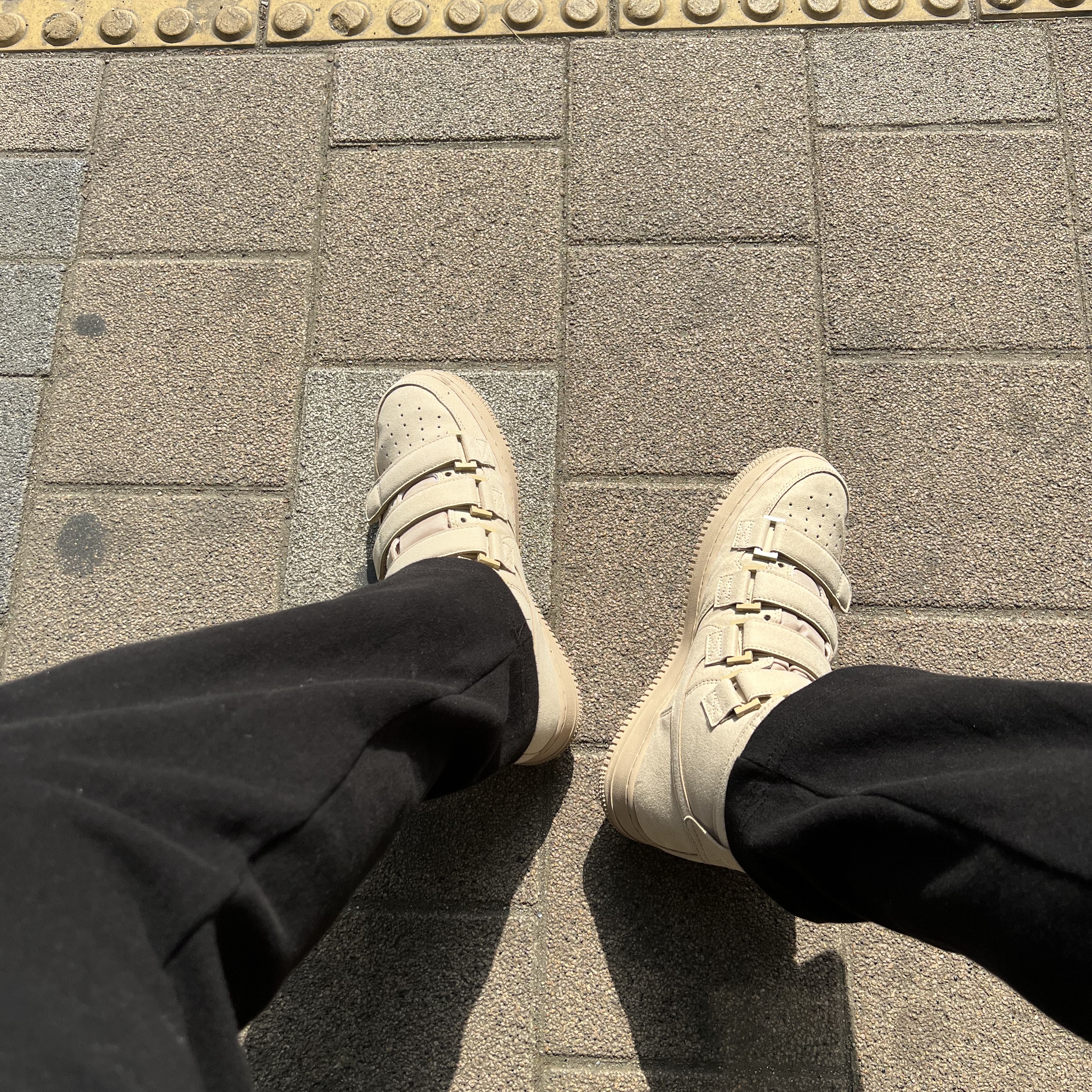 Nike x Billie Eilish Air Force 1 High '07 SP Mushroom 착용 스타일 - 2