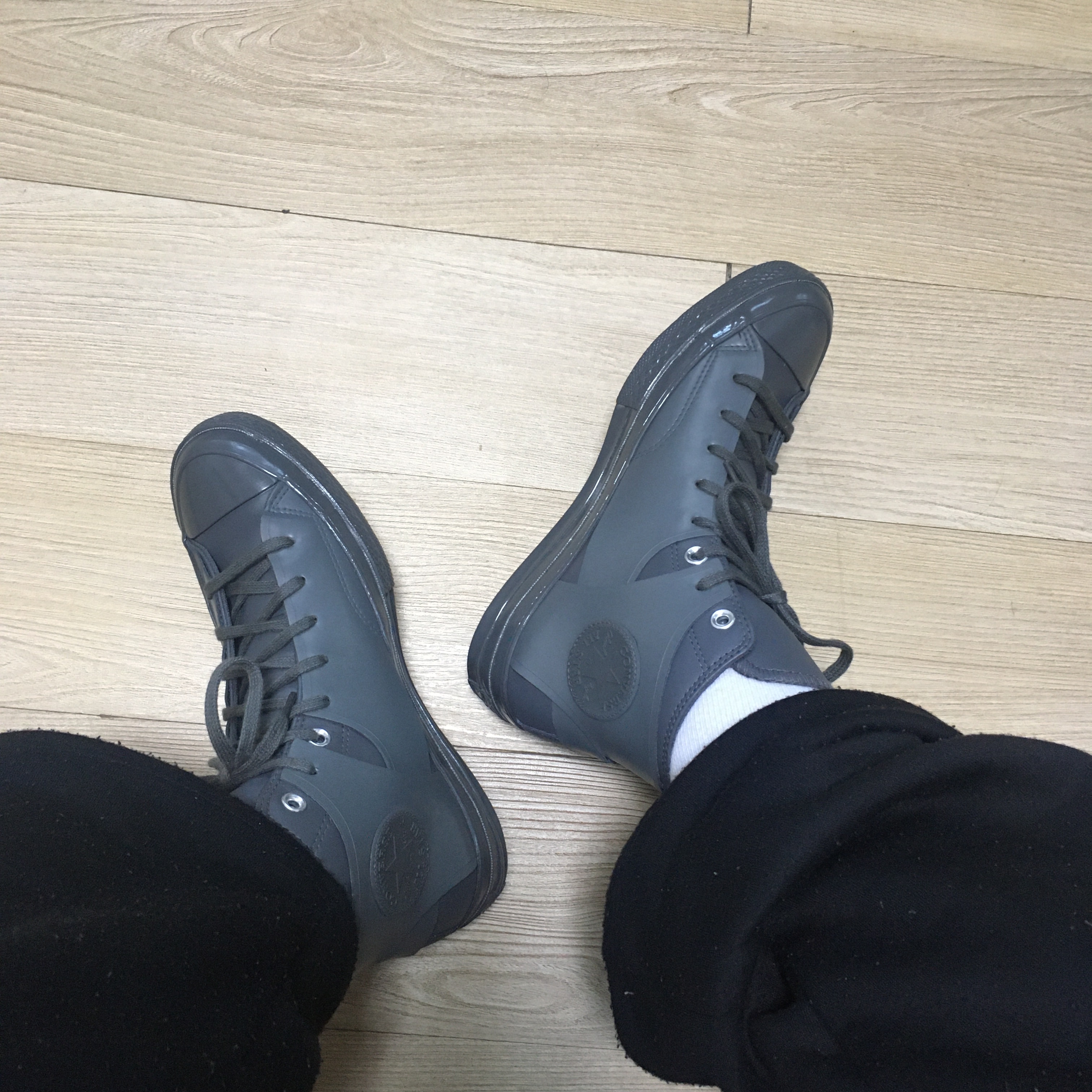 Converse x Feng Chen Wang Chuck 70 Carbon Grey 착용 스타일 - 2