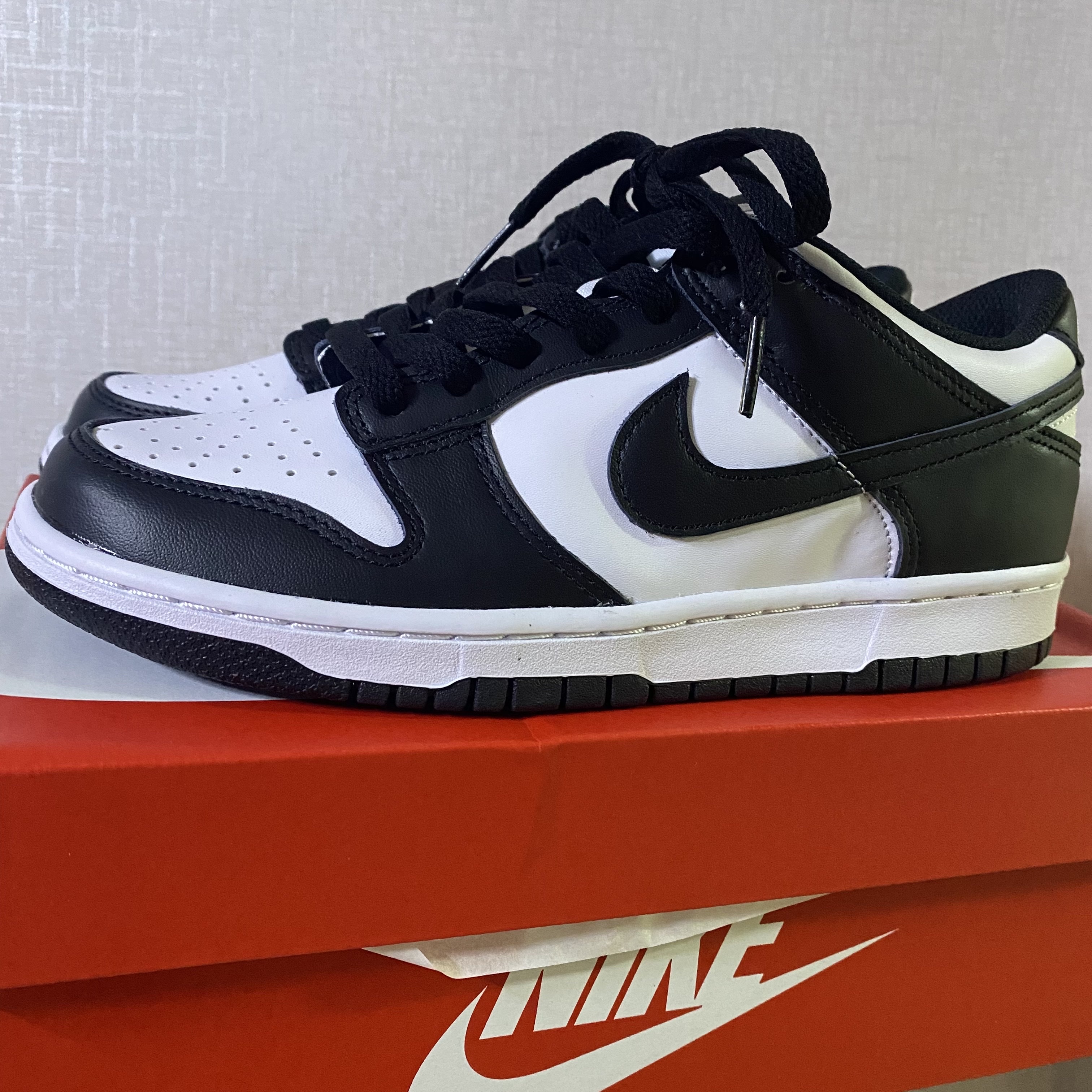 (GS) Nike Dunk Low Black 착용 스타일