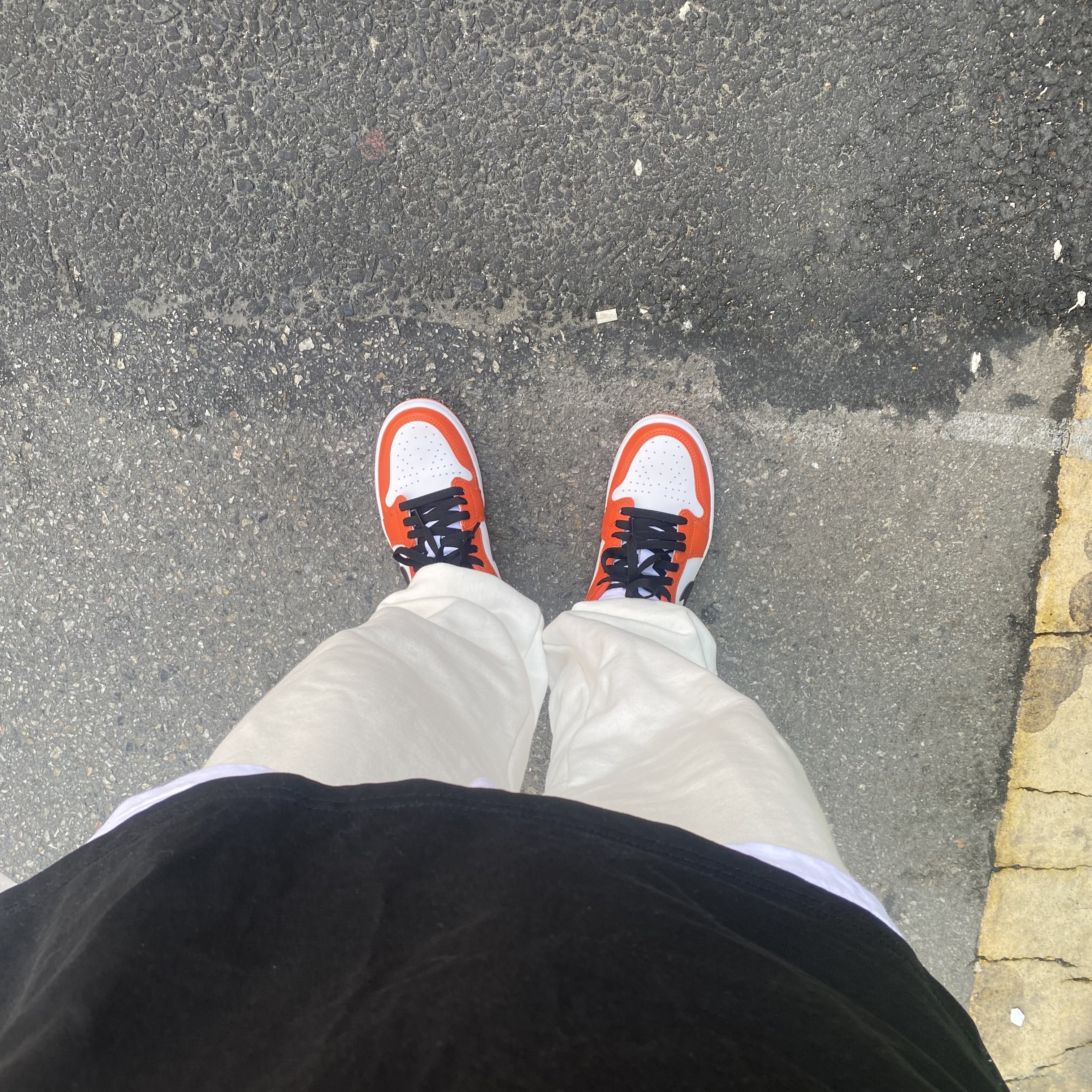 Jordan 1 Low OG Starfish 착용 스타일