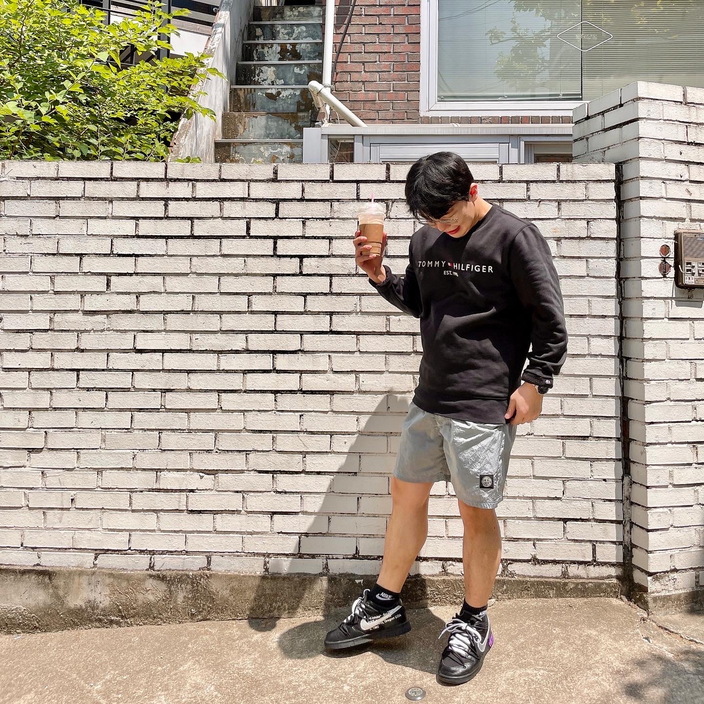 Stone Island B0943 Nylon Metal Swimming Trunk Light Grey - 21FW, Nike x Off-White Dunk Low The 50 - Lot 50 착용 스타일