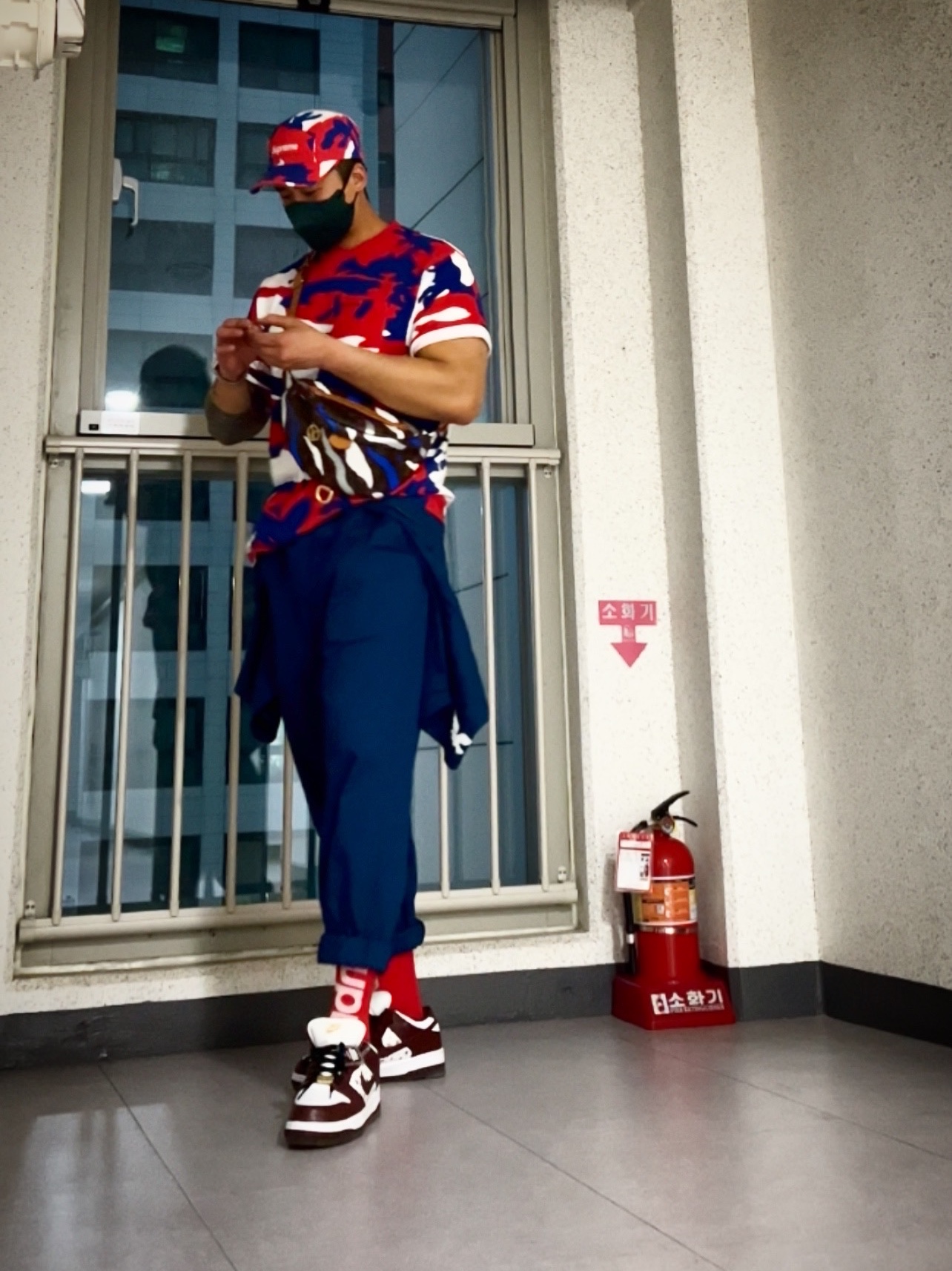 Supreme Washed Chino Twill Camp Cap Red Camo - 22SS, Nike x Parra SB Team USA Coveralls Brave Blue - US/EU 착용 스타일 - 4