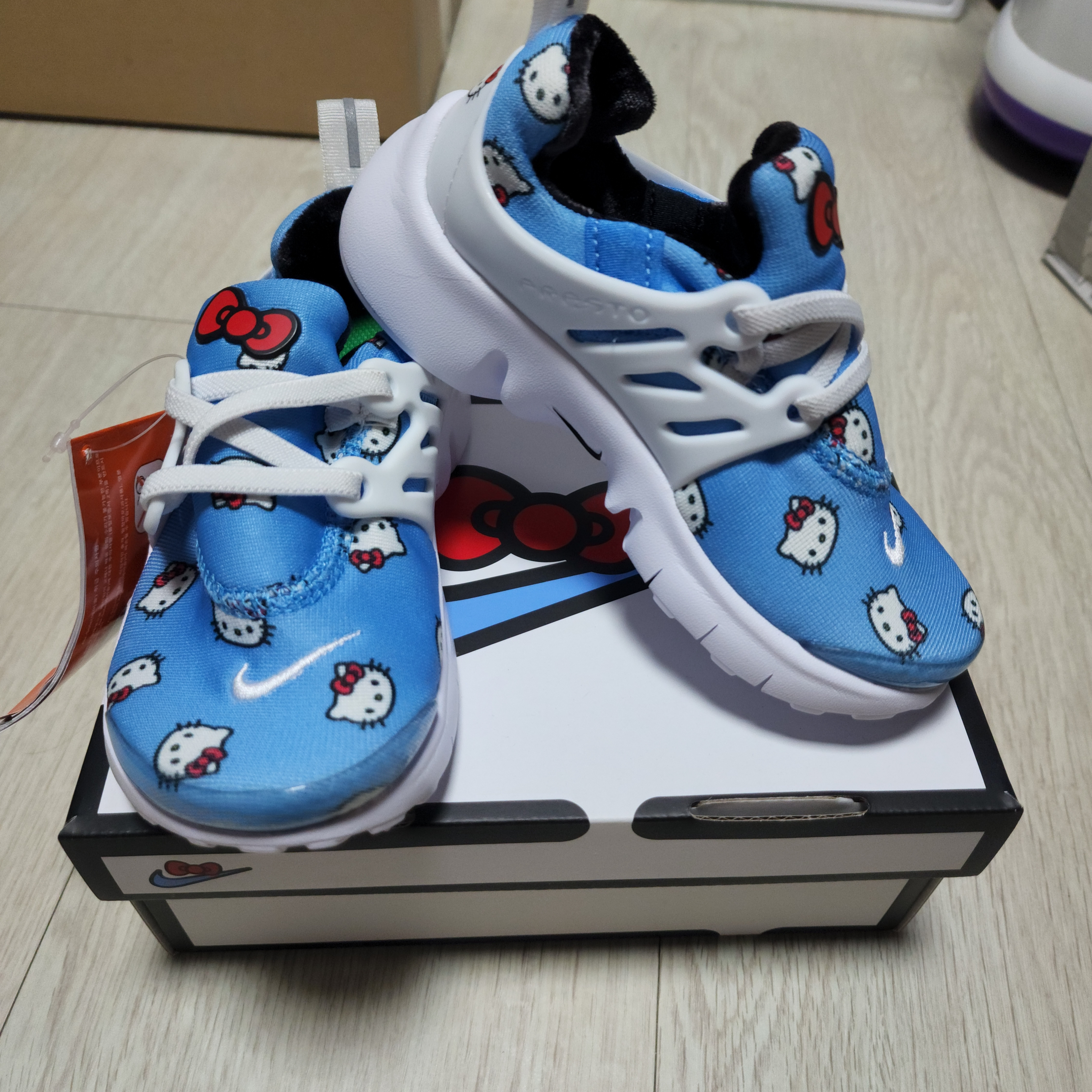 (TD) Nike x Hello Kitty Air Presto University Blue, Jordan 1 x Travis Scott x Fragment Retro Low OG SP Military Blue 착용 스타일 - 4
