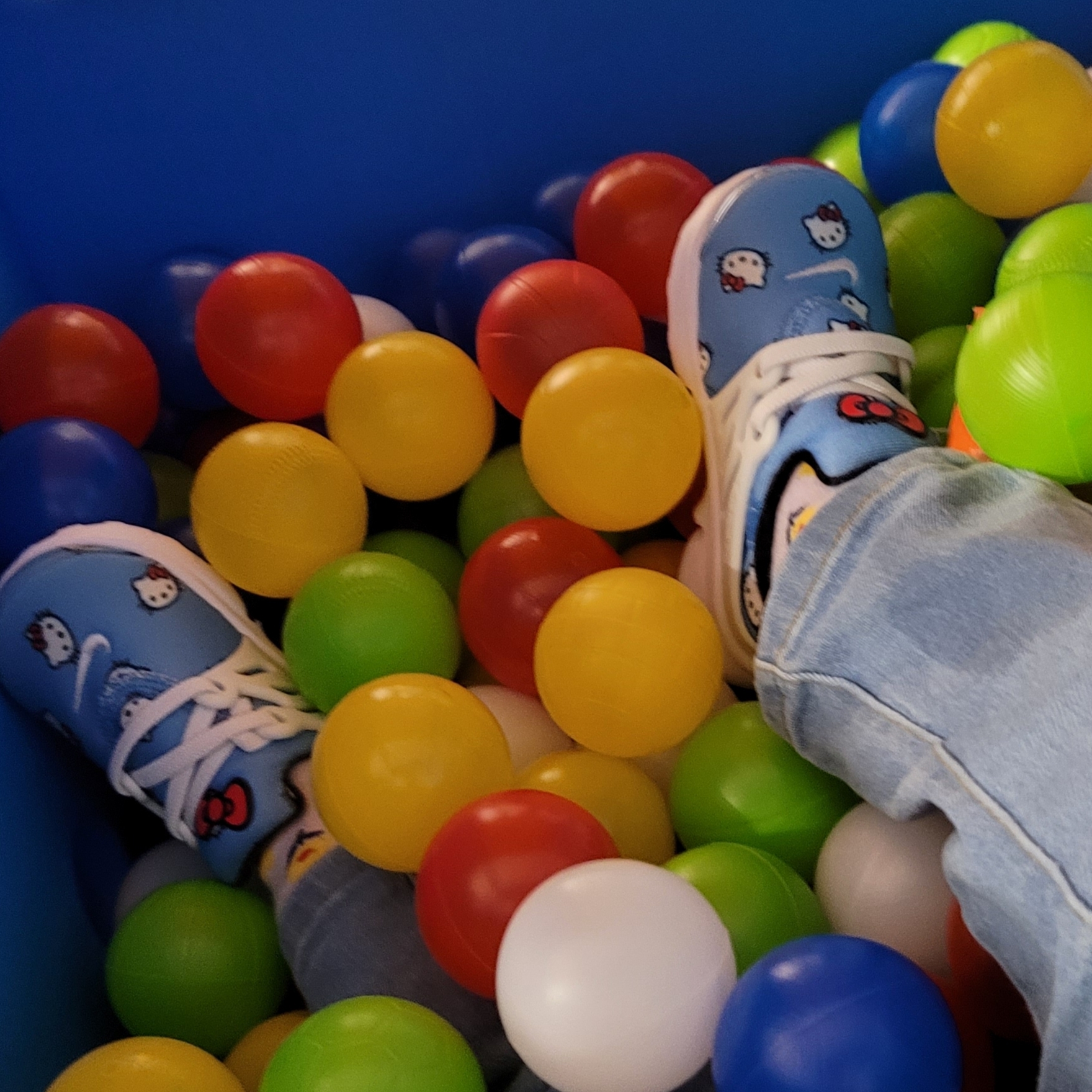 (TD) Nike x Hello Kitty Air Presto University Blue 착용 스타일 - 4