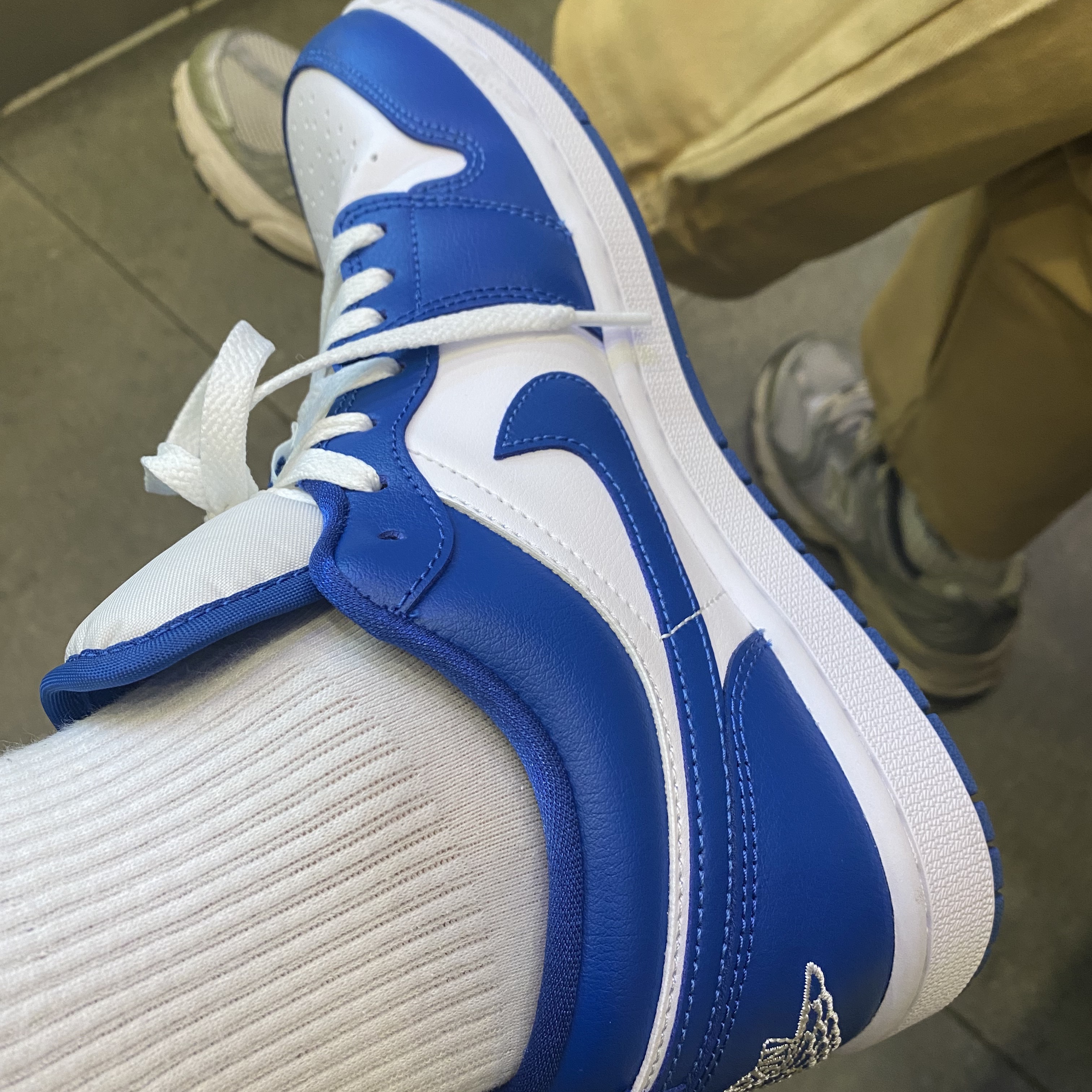 (W) Jordan 1 Low White Dark Marina Blue 착용 스타일