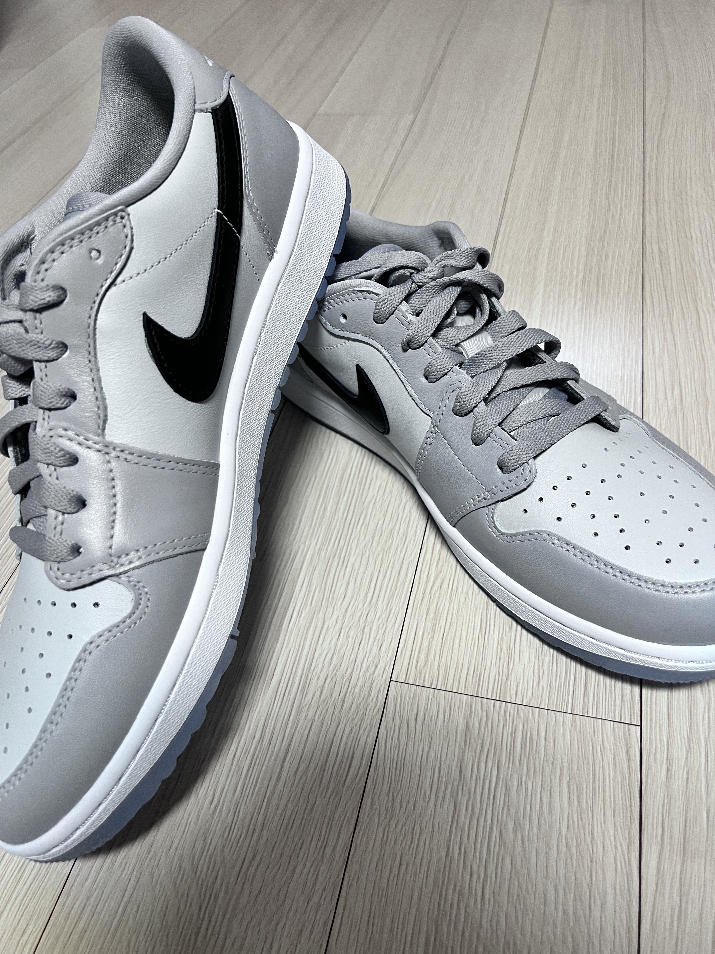 Jordan 1 Low Golf Wolf Grey 착용 스타일 - 2
