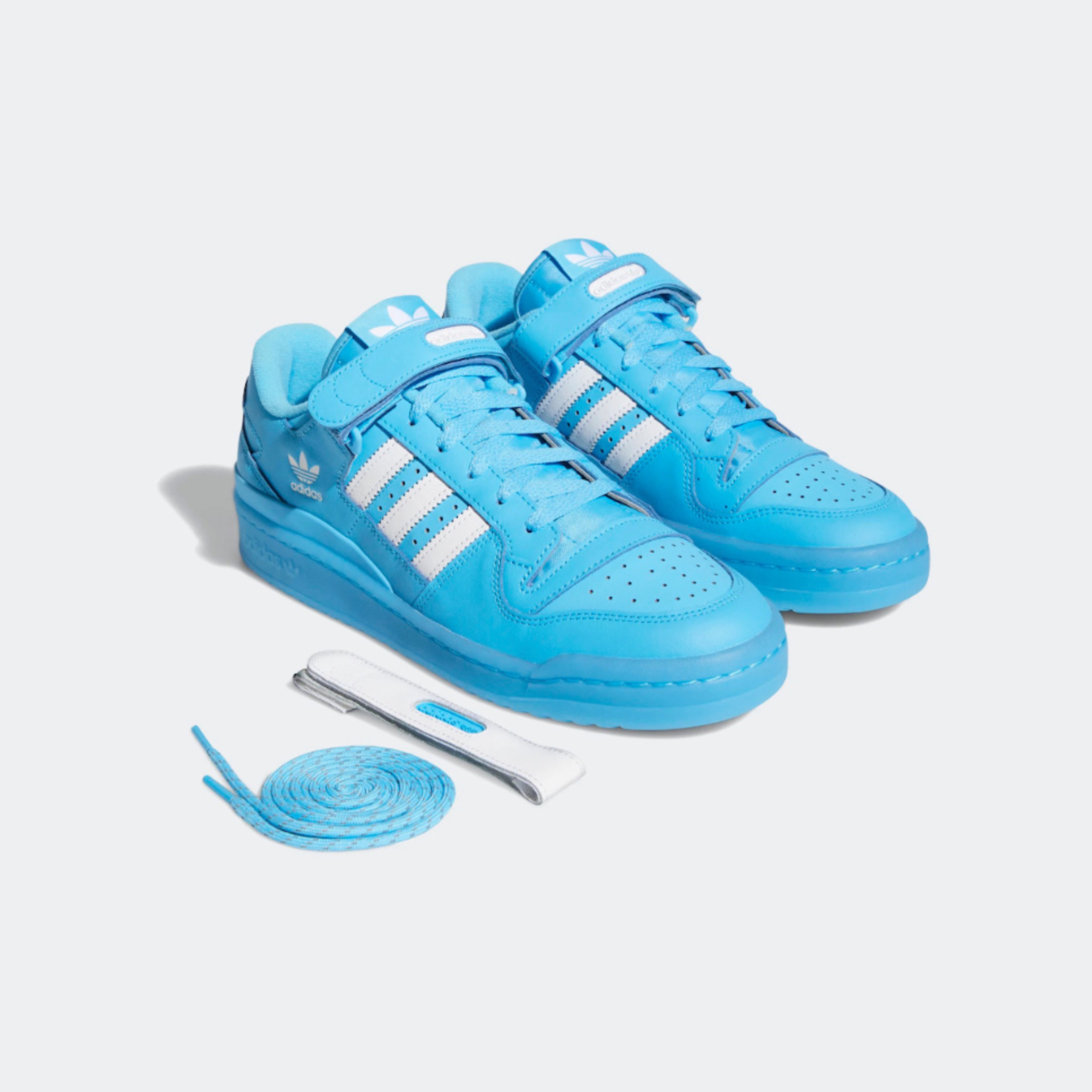 Adidas Forum Low White Royal Blue, Adidas OG Forum 84 Low Blue Thread 착용 스타일 - 2