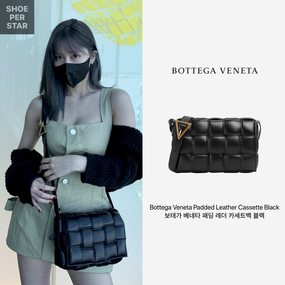 Bottega Veneta Padded Leather Cassette Black 착용 스타일 - 1