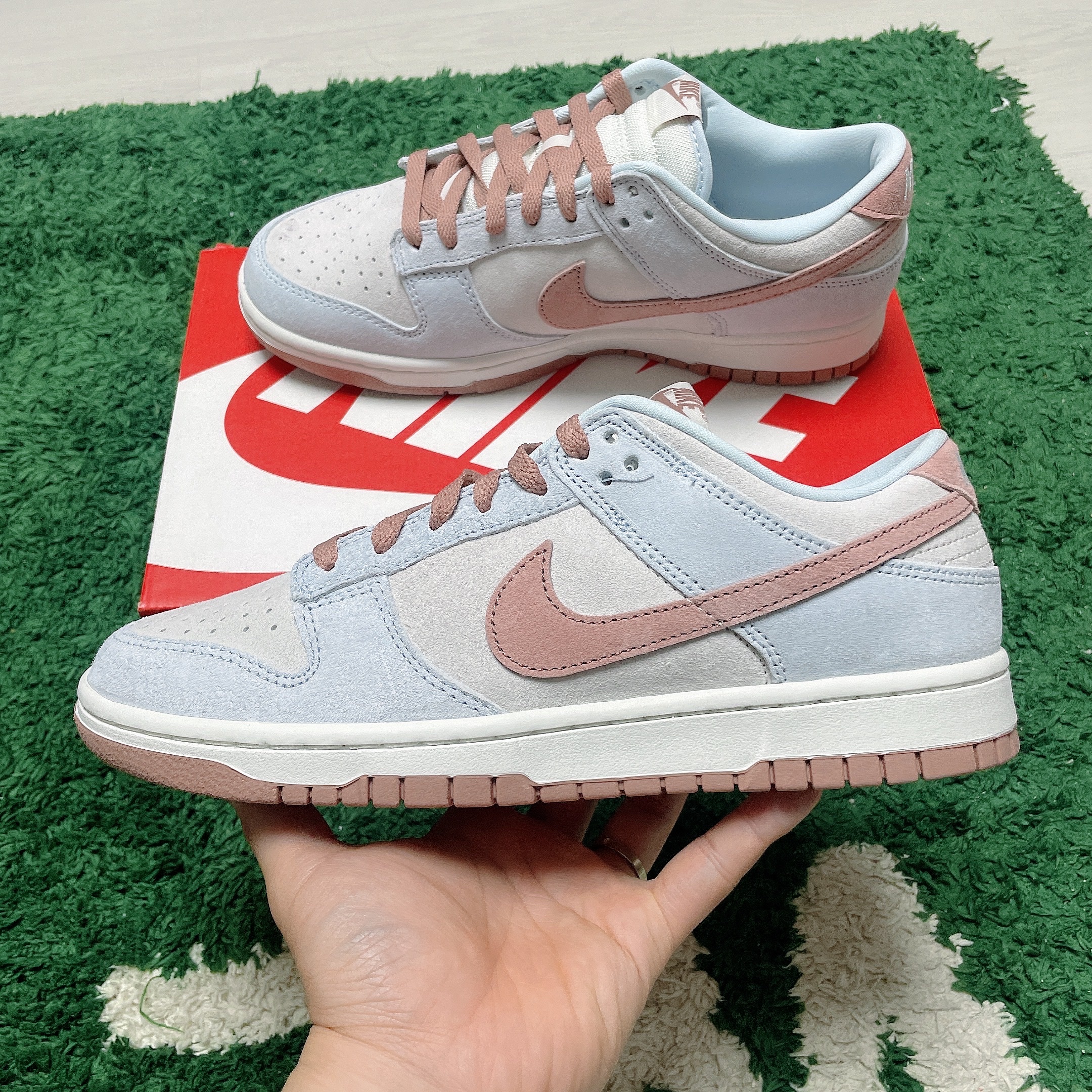 Nike Dunk Low Retro PRM Fossil Rose 착용 스타일