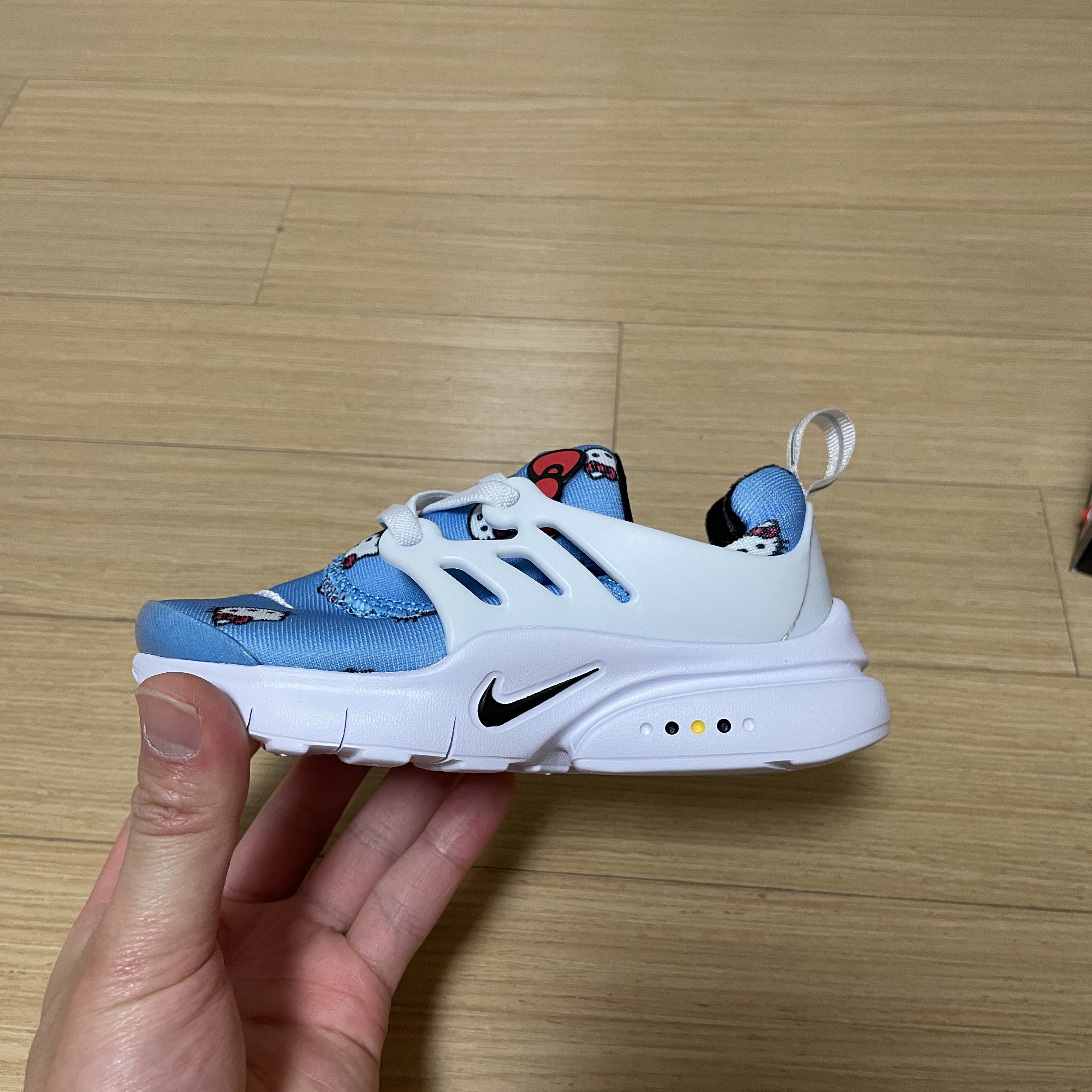 (TD) Nike x Hello Kitty Air Presto University Blue 착용 스타일 - 4