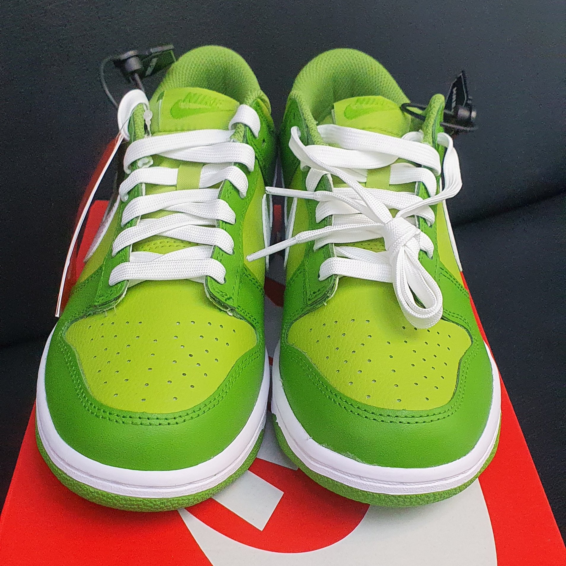 (GS) Nike Dunk Low Vivid Green 착용 스타일 - 4