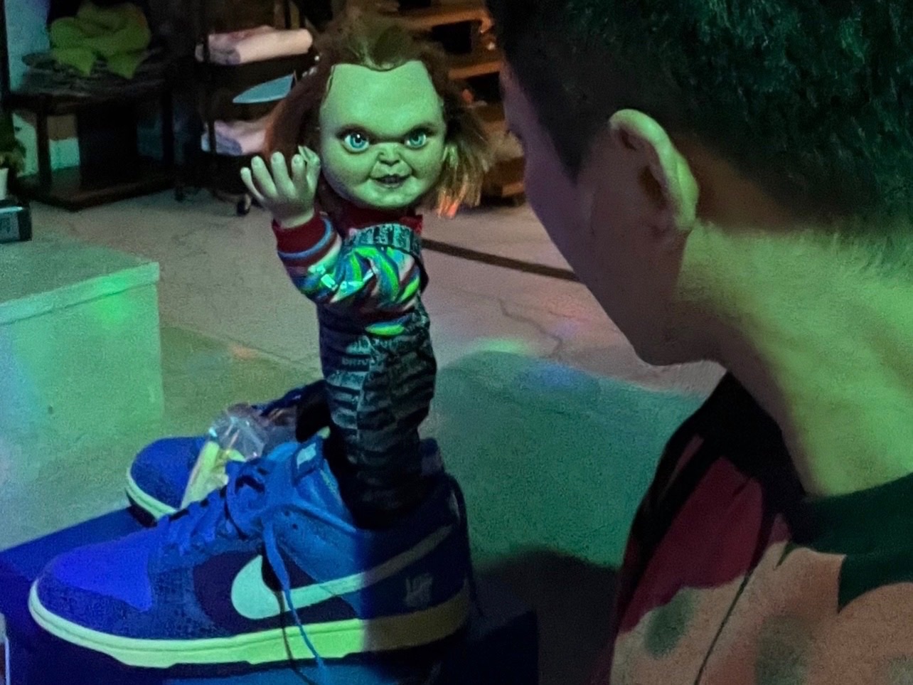 Supreme Chucky Doll - 20FW, Supreme Bleed Logo S/S Top Black - 20FW 착용 스타일 - 4