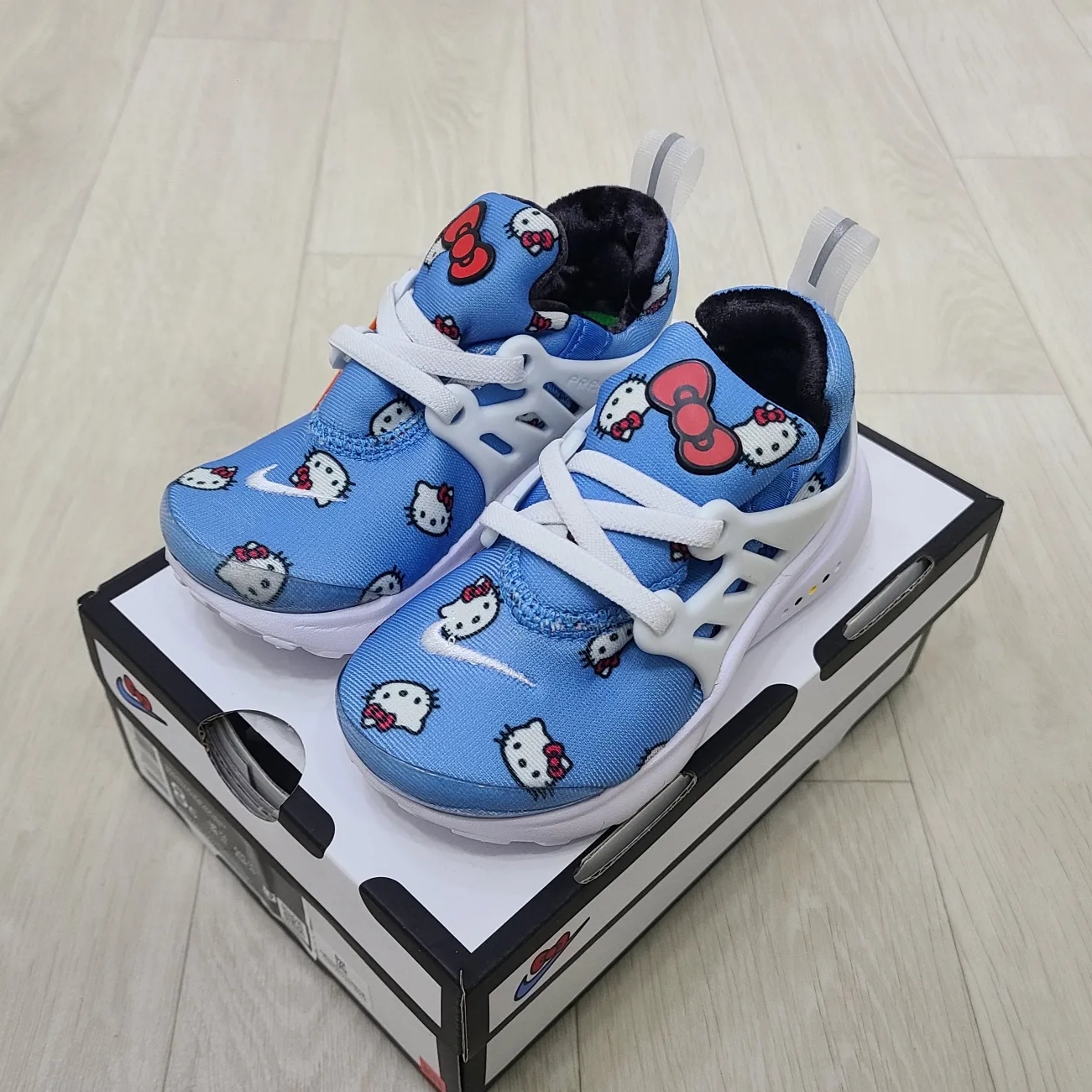 (TD) Nike x Hello Kitty Air Presto University Blue 착용 스타일 - 2
