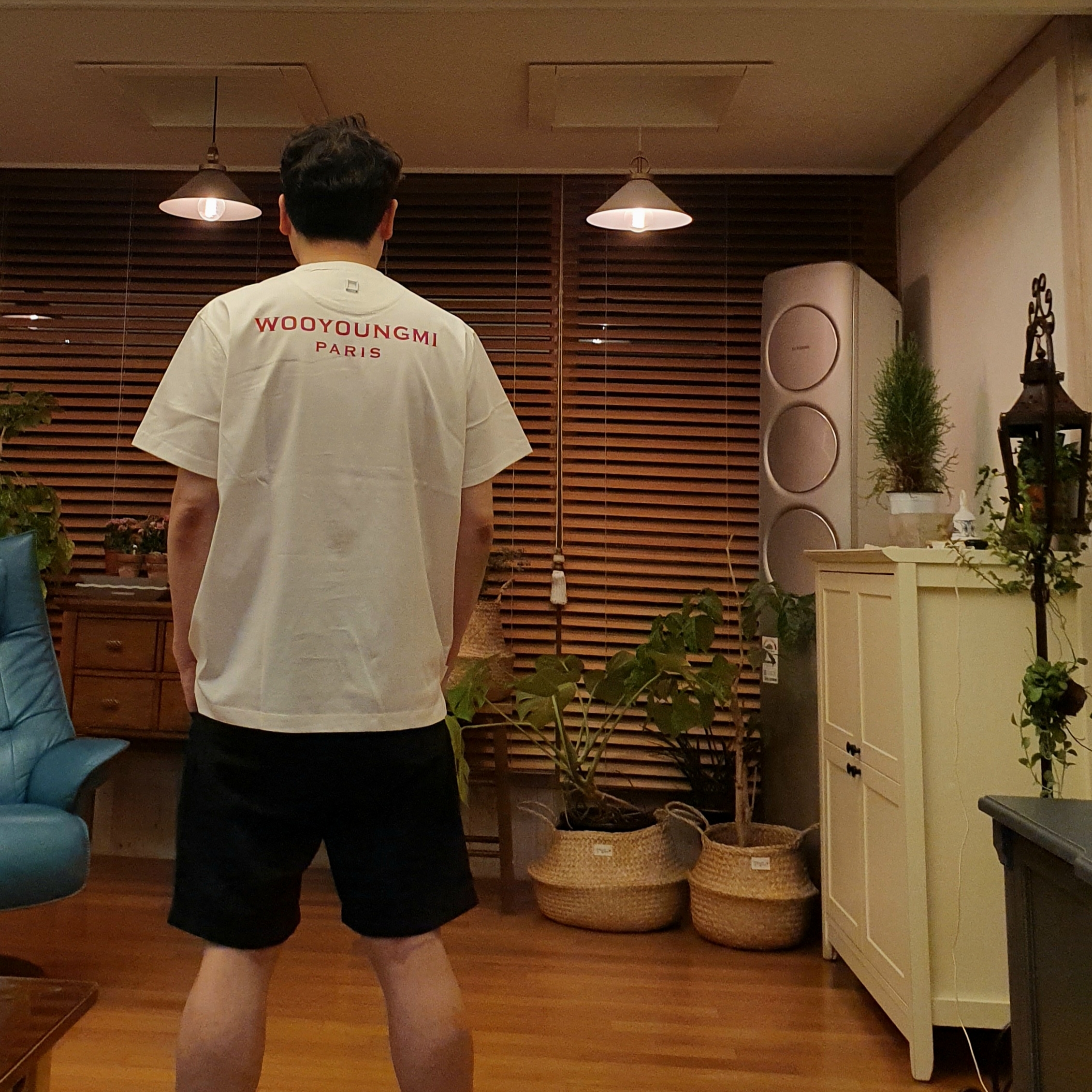 Wooyoungmi Red Back Logo T-Shirt Ivory - 22SS 착용 스타일 - 3