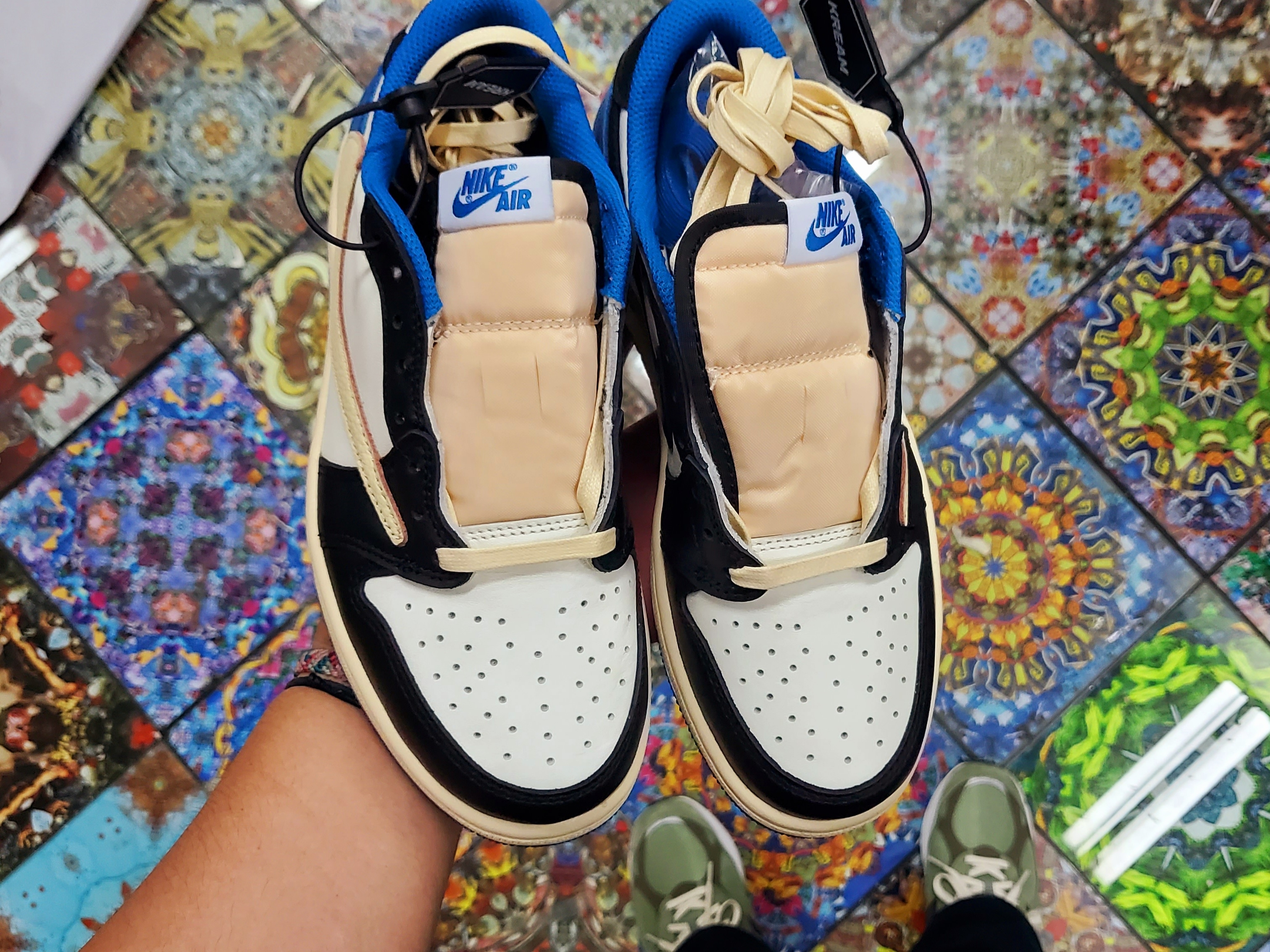 Jordan 1 x Travis Scott x Fragment Retro Low OG SP Military Blue 착용 스타일