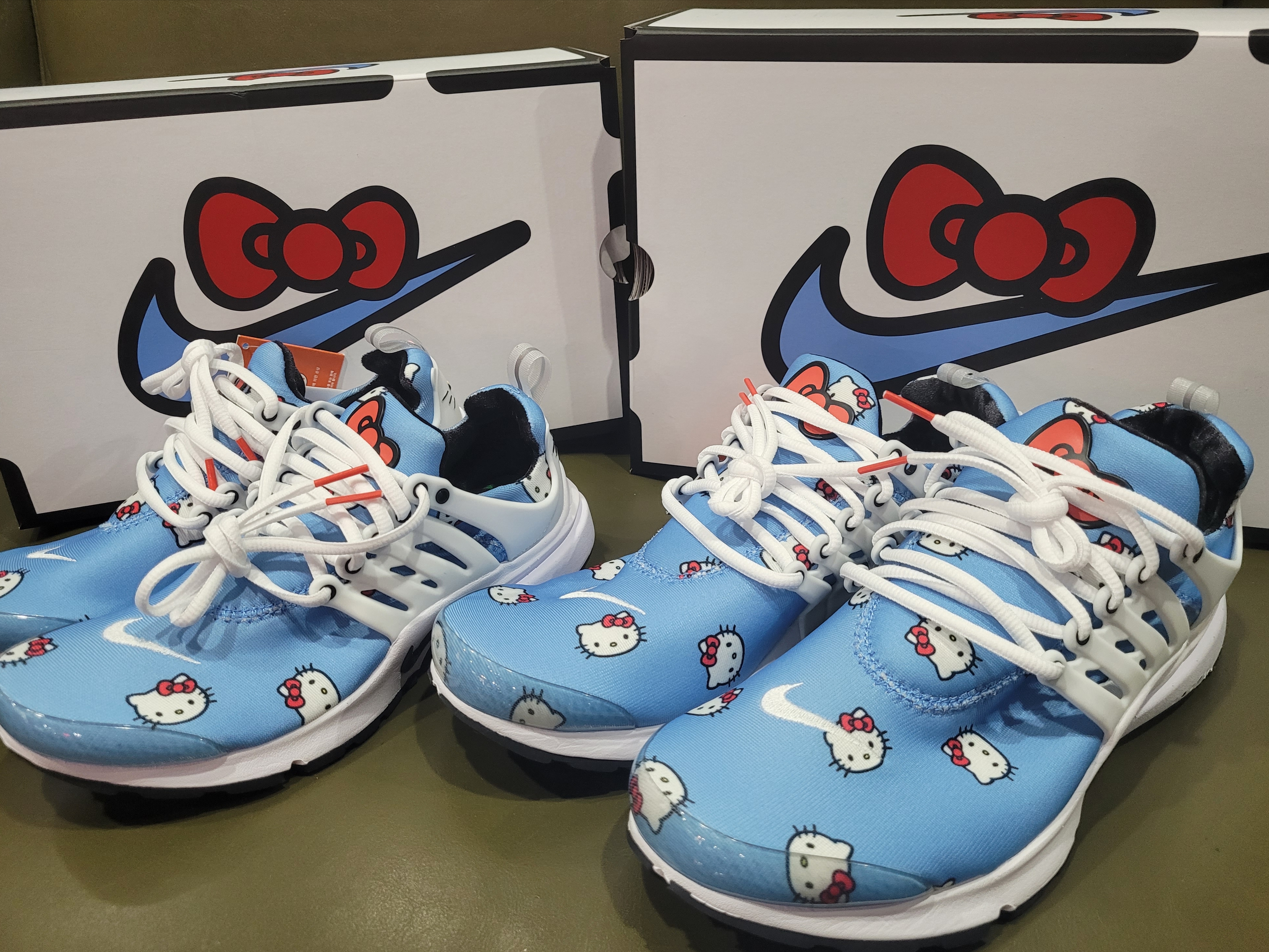 Nike x Hello Kitty Air Presto University Blue 착용 스타일