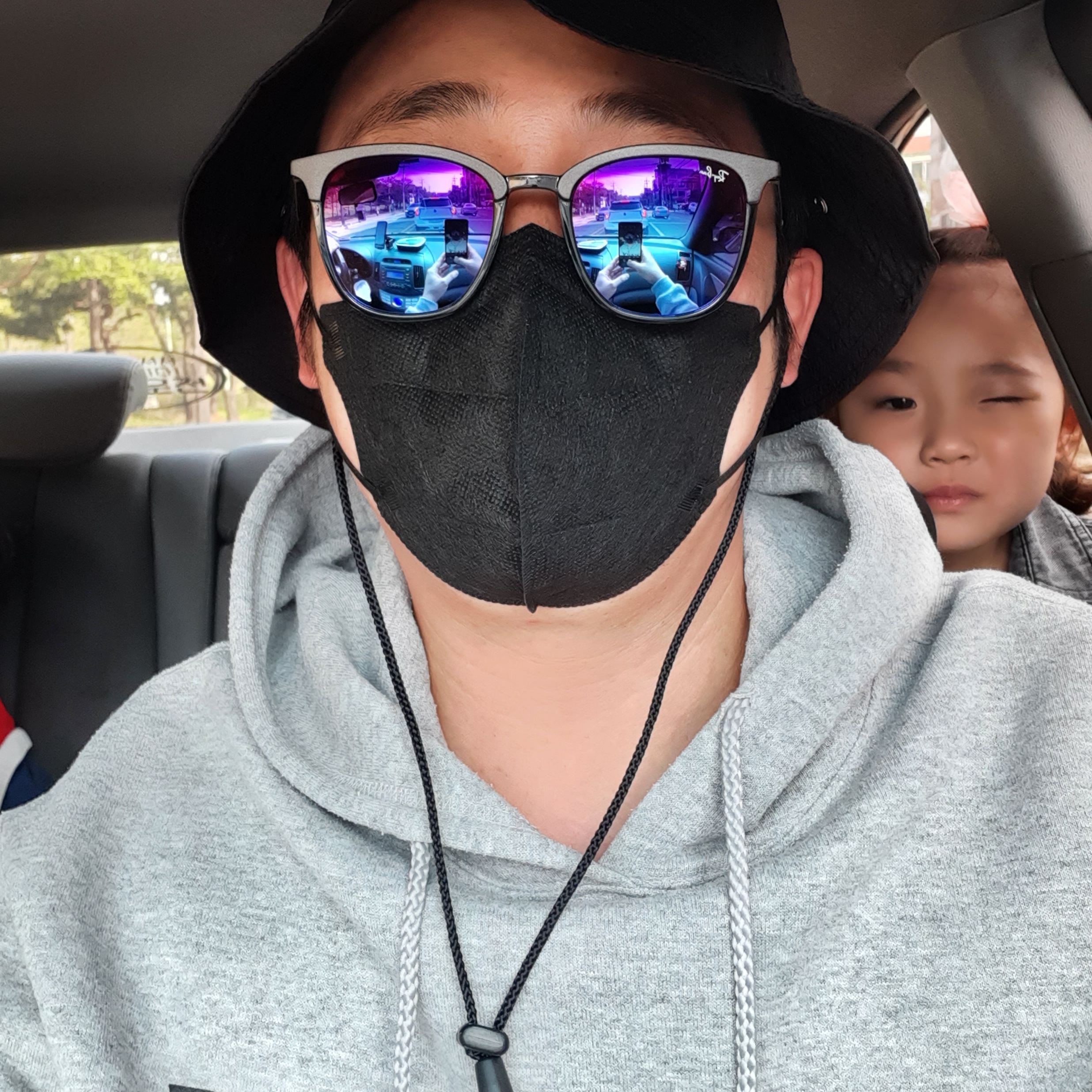 Stussy Metallic Nylon Ripstop Boonie Black 착용 스타일