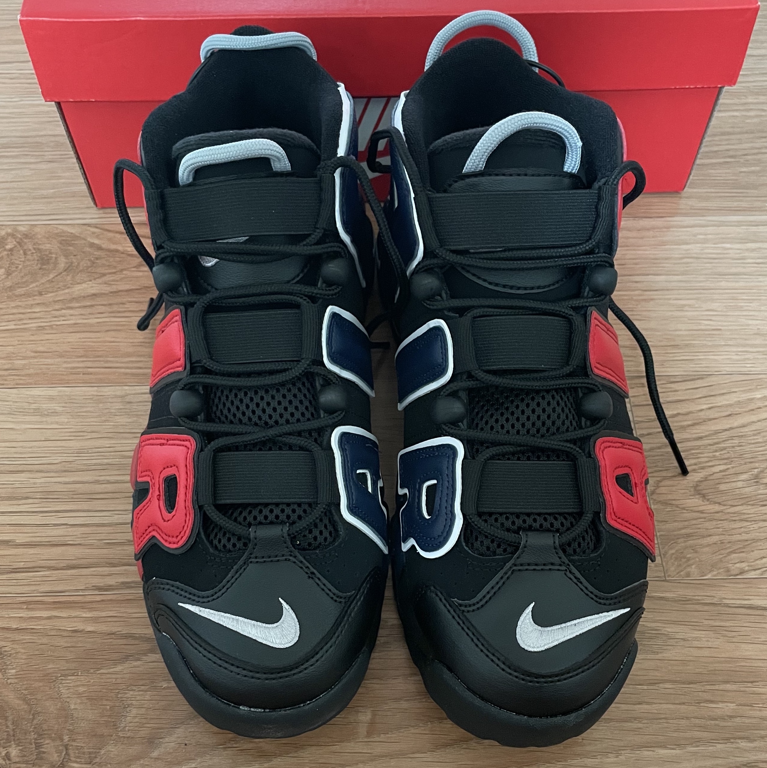 Nike Air More Uptempo 96 Black University Red 착용 스타일 - 1