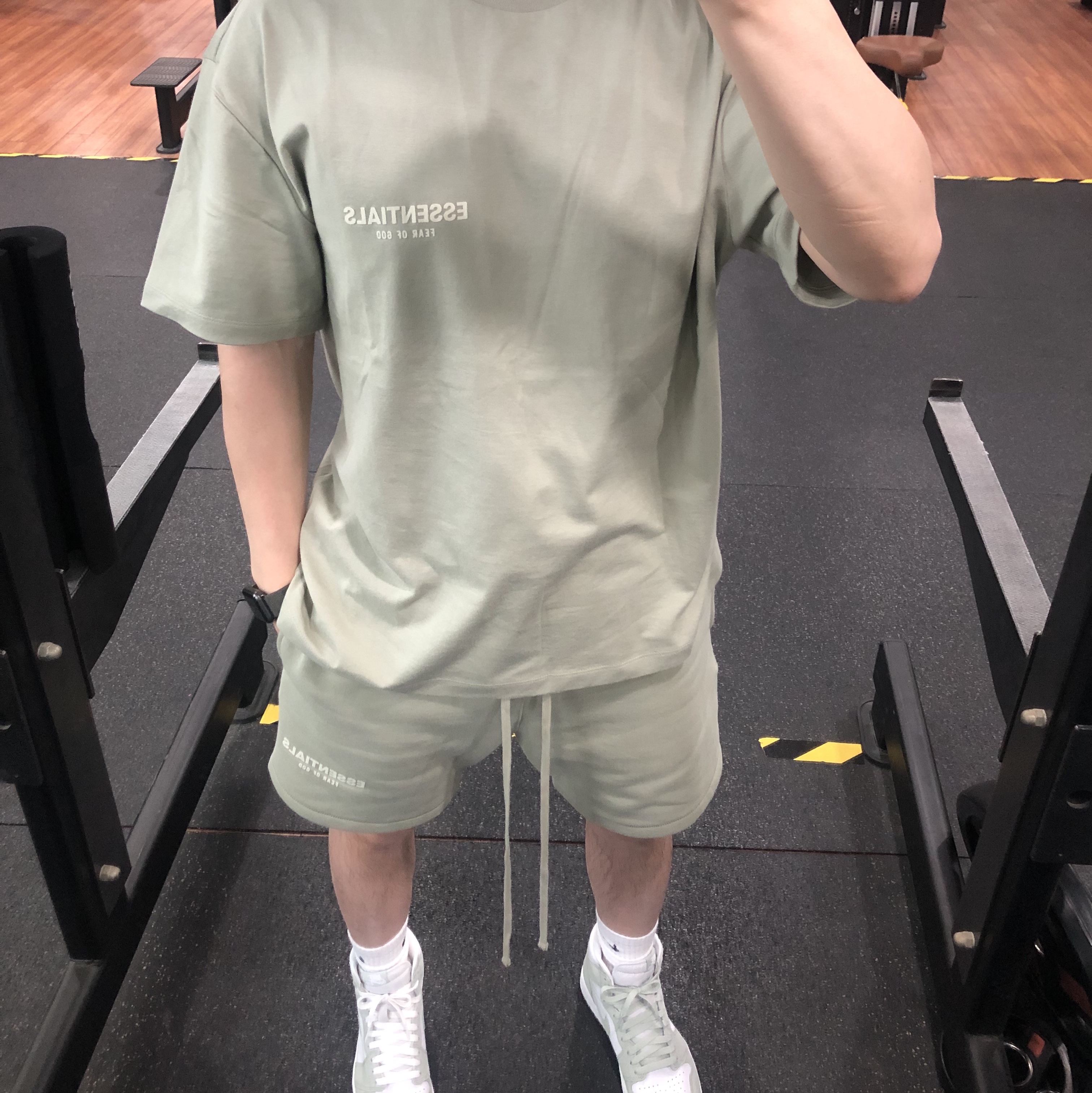 Essentials T-Shirt Seafoam - 22SS, Essentials Shorts Seafoam - 22SS 착용 스타일 - 2