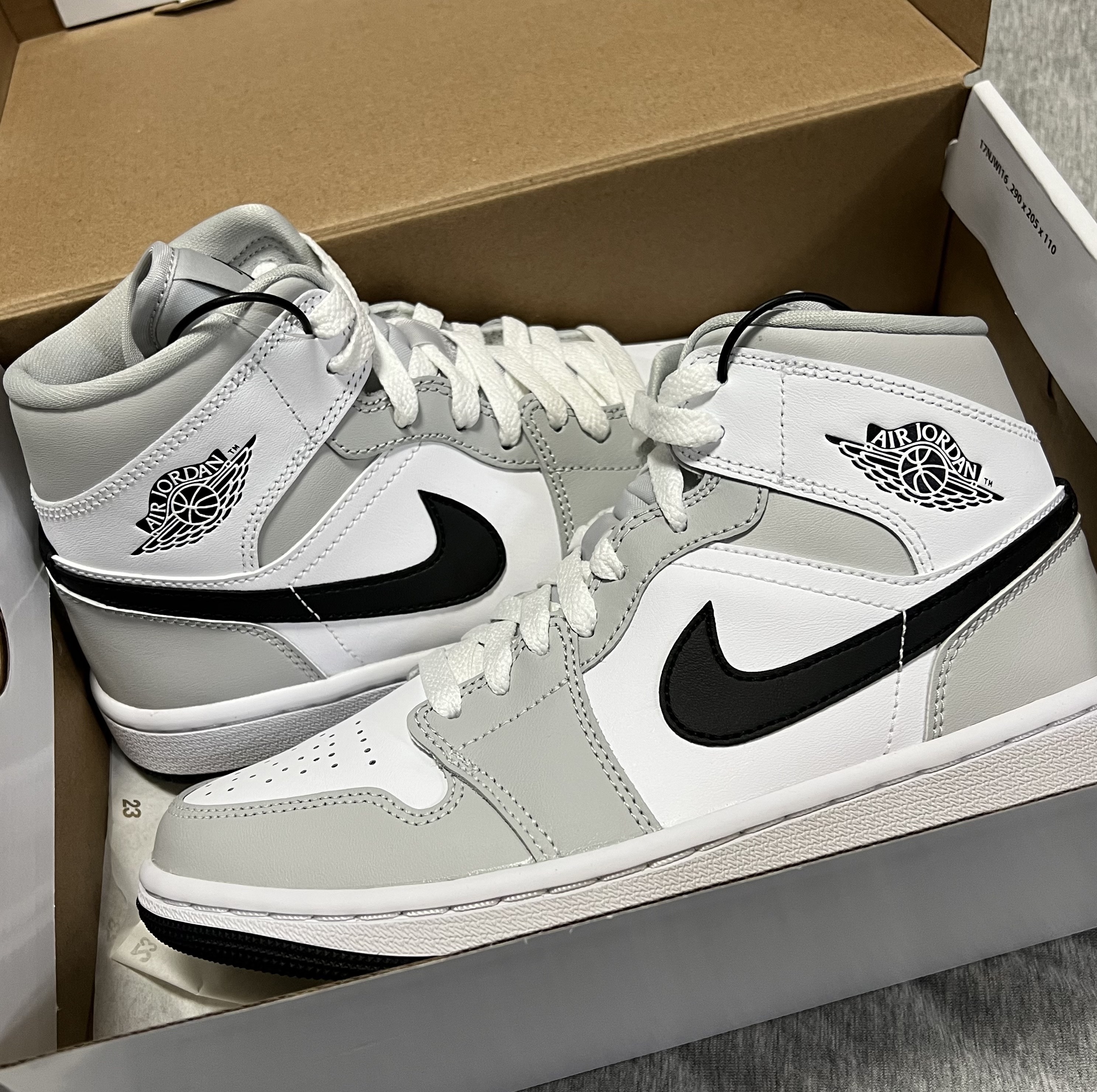 (W) Jordan 1 Mid Grey Fog 착용 스타일 - 4