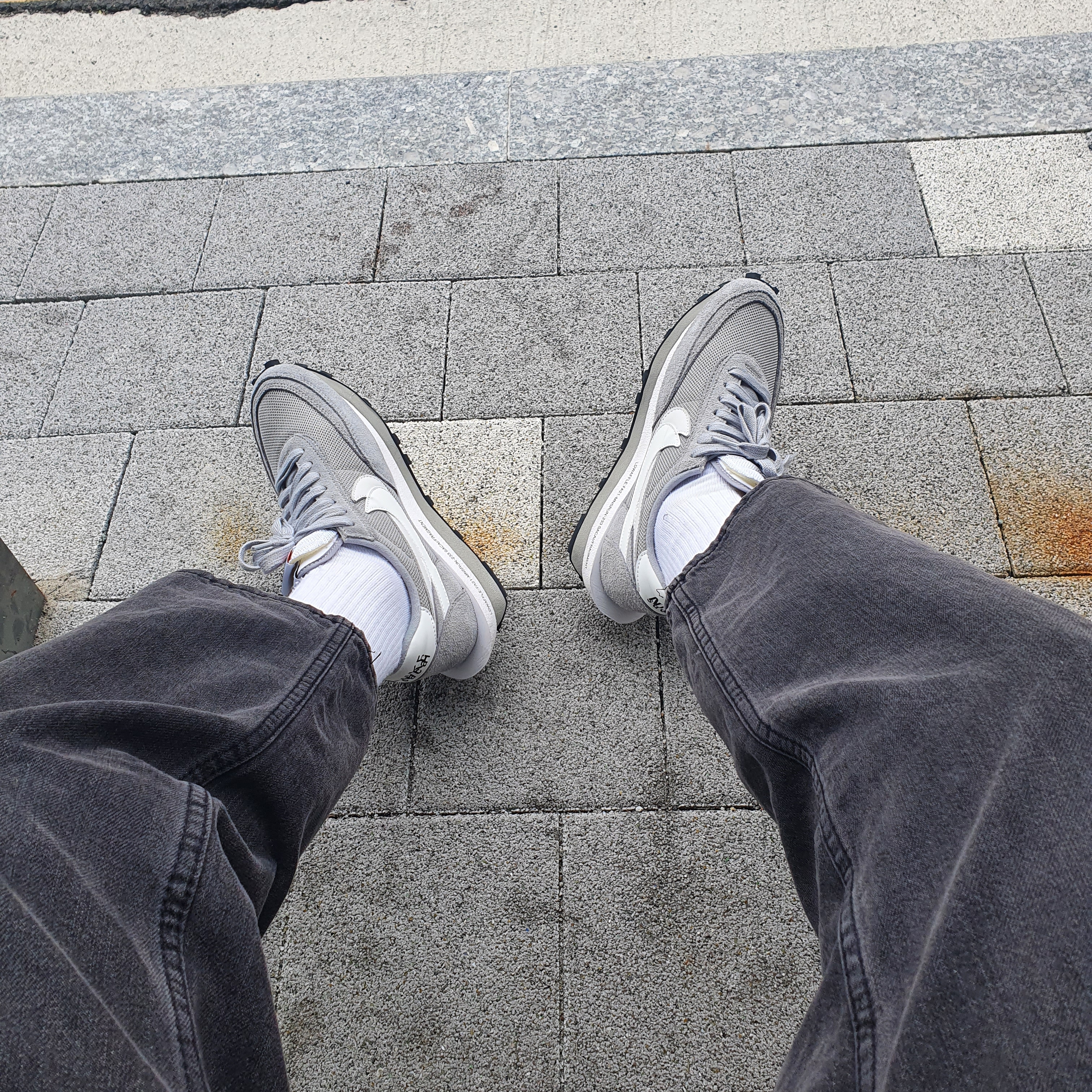 Nike x Sacai x Fragment LDWaffle Light Smoke Grey 착용 스타일