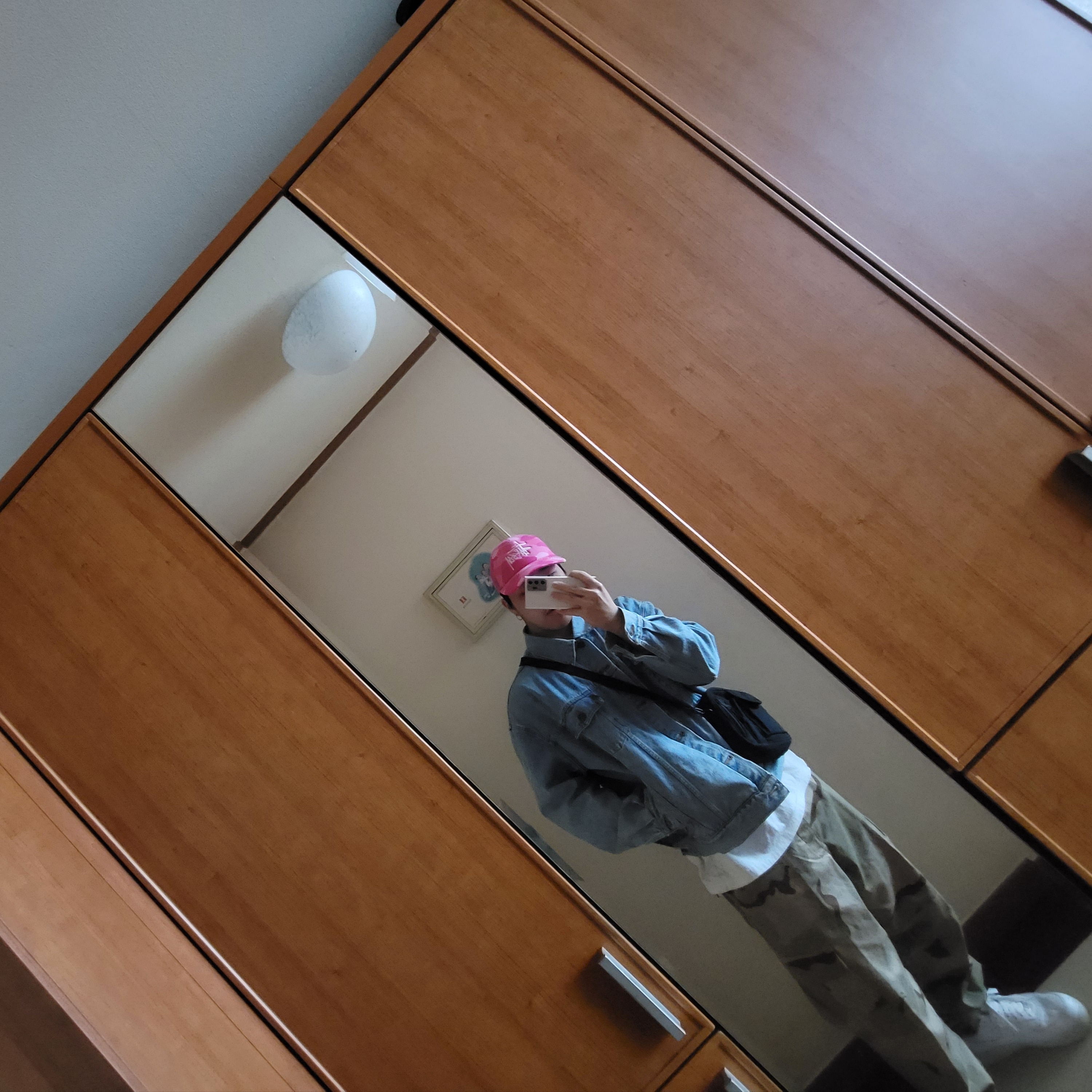 Stussy x BAPE Trucker Cap Pink 착용 스타일