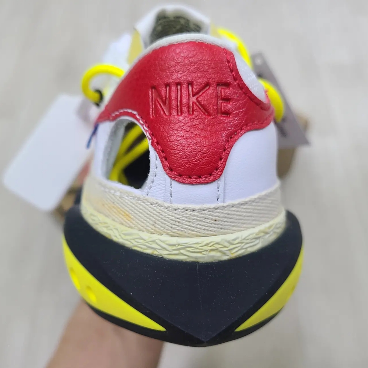 Nike x Off-White Blazer Low '77 White and University Red 착용 스타일 - 3