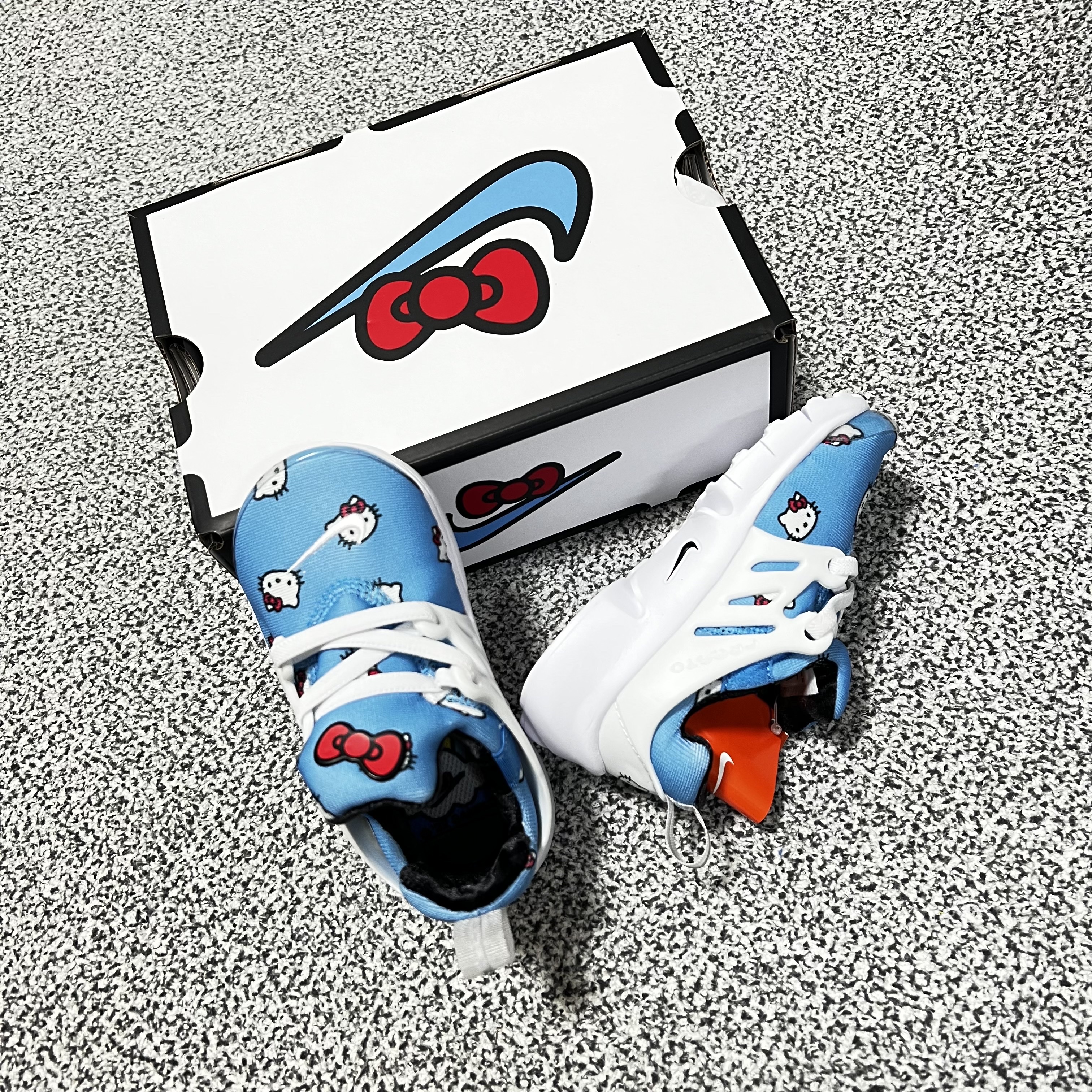 (TD) Nike x Hello Kitty Air Presto University Blue, (PS) Nike x Hello Kitty Air Presto University Blue 착용 스타일