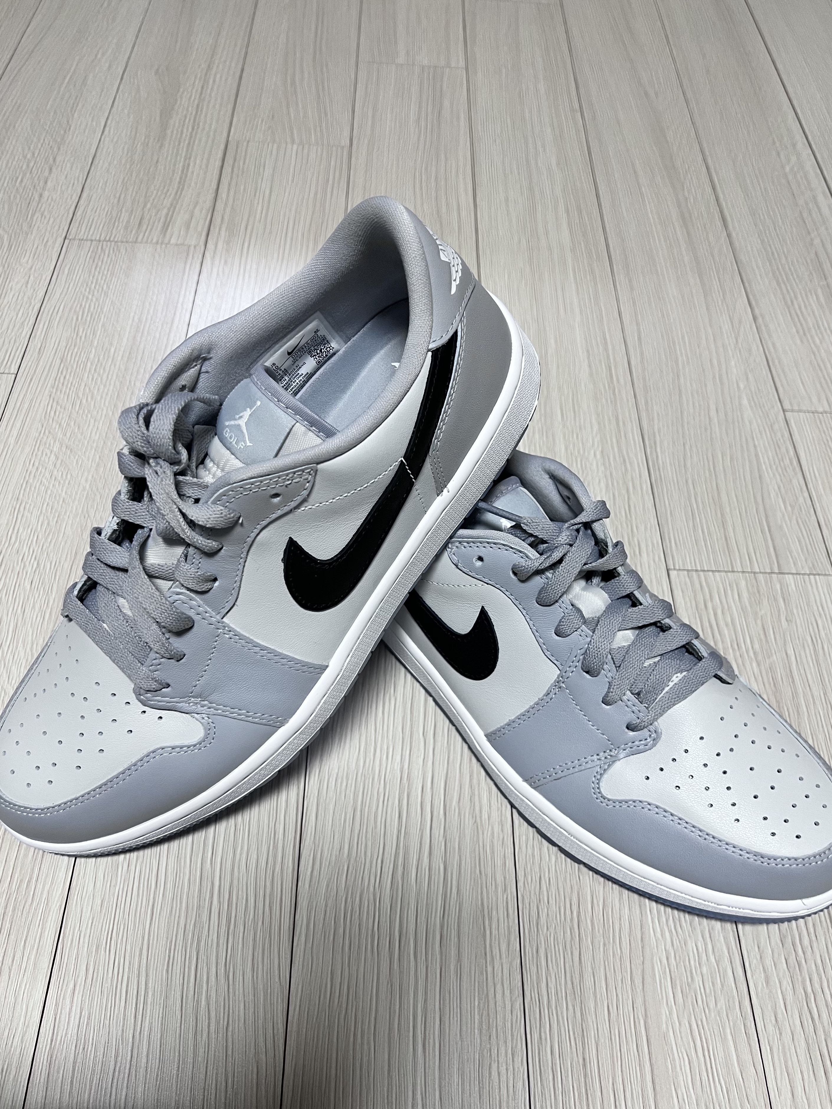 Jordan 1 Low Golf Wolf Grey 착용 스타일 - 1