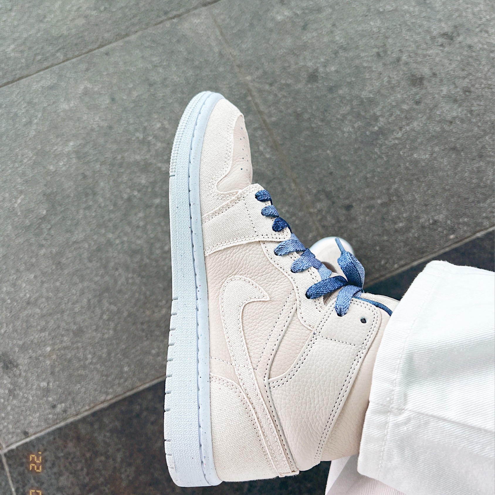 (W) Jordan 1 Mid SE Sanddrift 착용 스타일