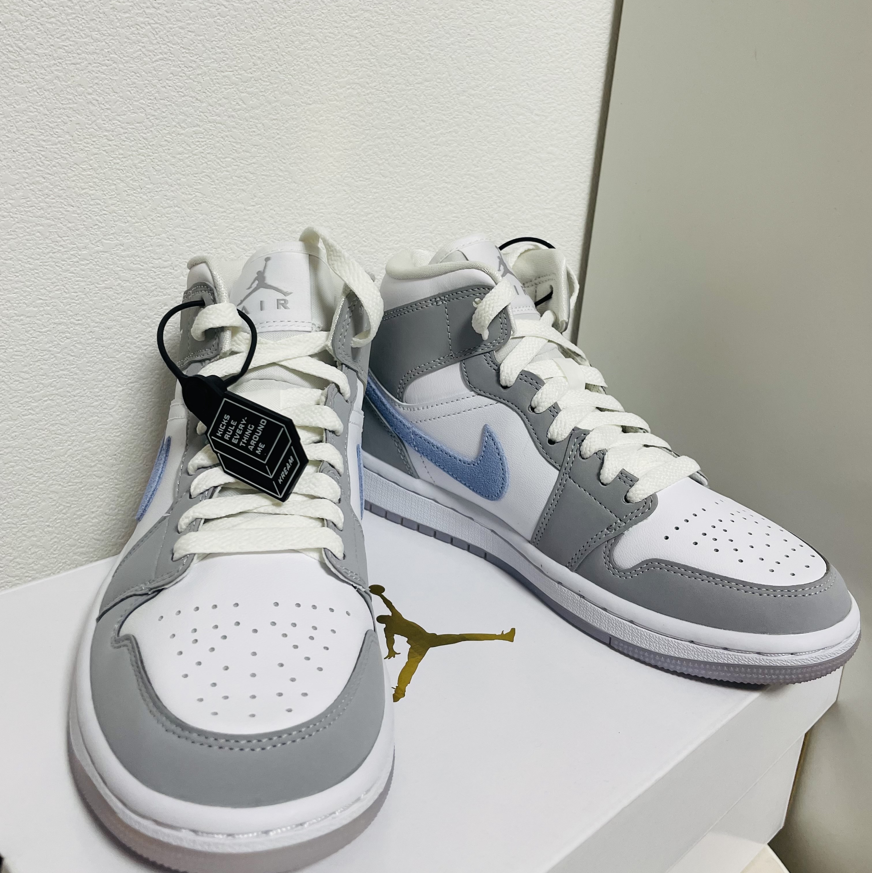 (W) Jordan 1 Mid Wolf Grey 착용 스타일 - 1