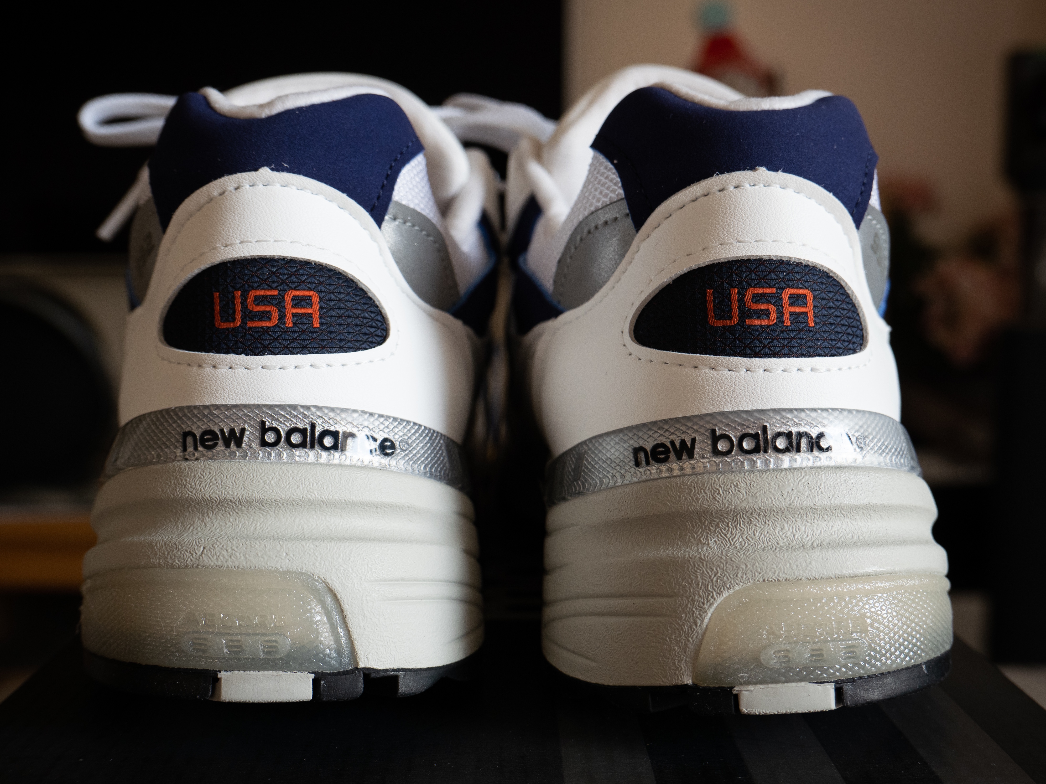New Balance 992 Made in USA White Navy 착용 스타일 - 4