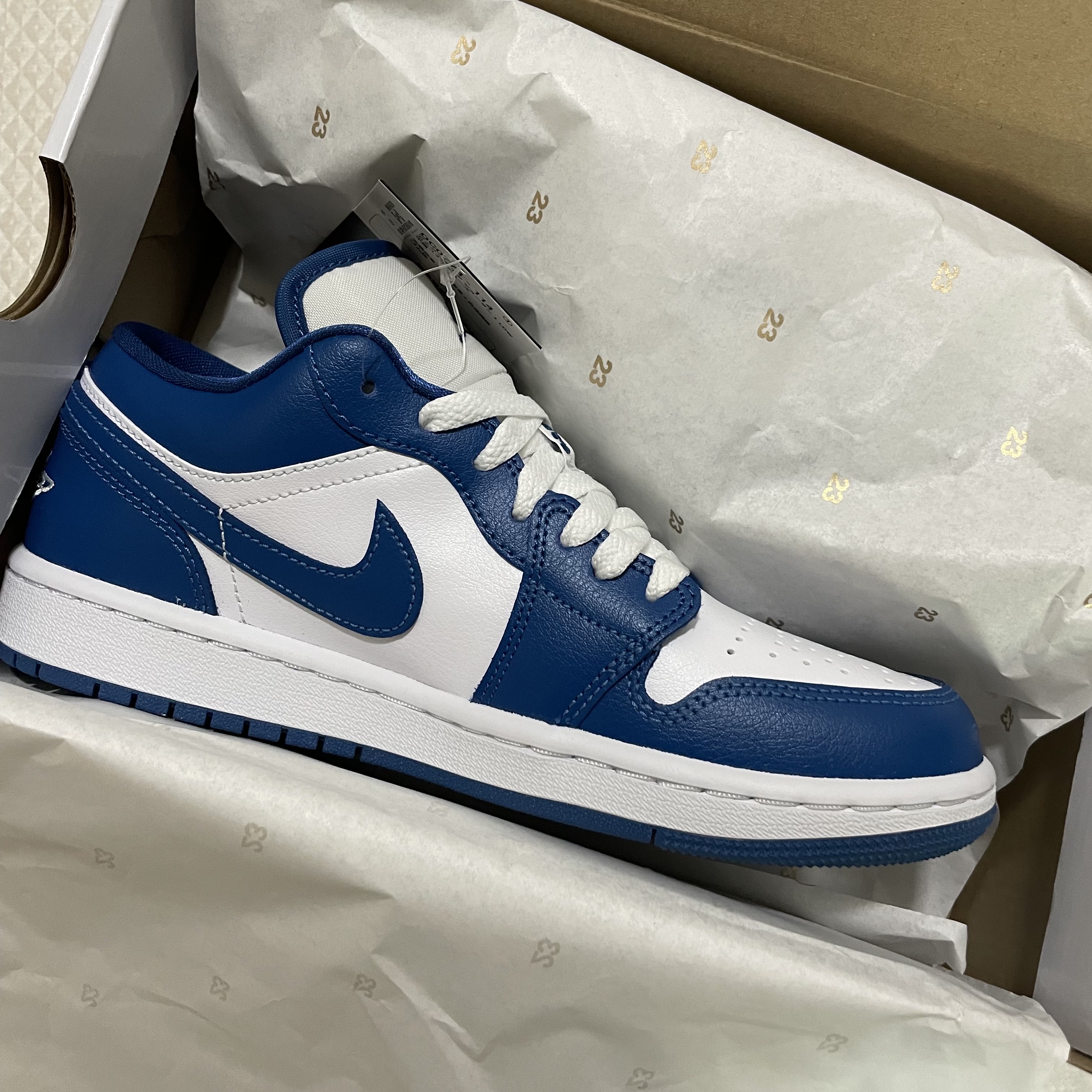 (W) Jordan 1 Low White Dark Marina Blue 착용 스타일
