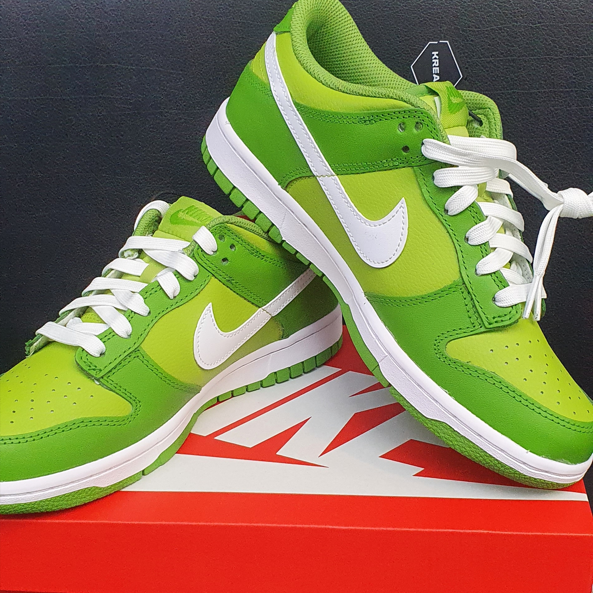 (GS) Nike Dunk Low Vivid Green 착용 스타일 - 5