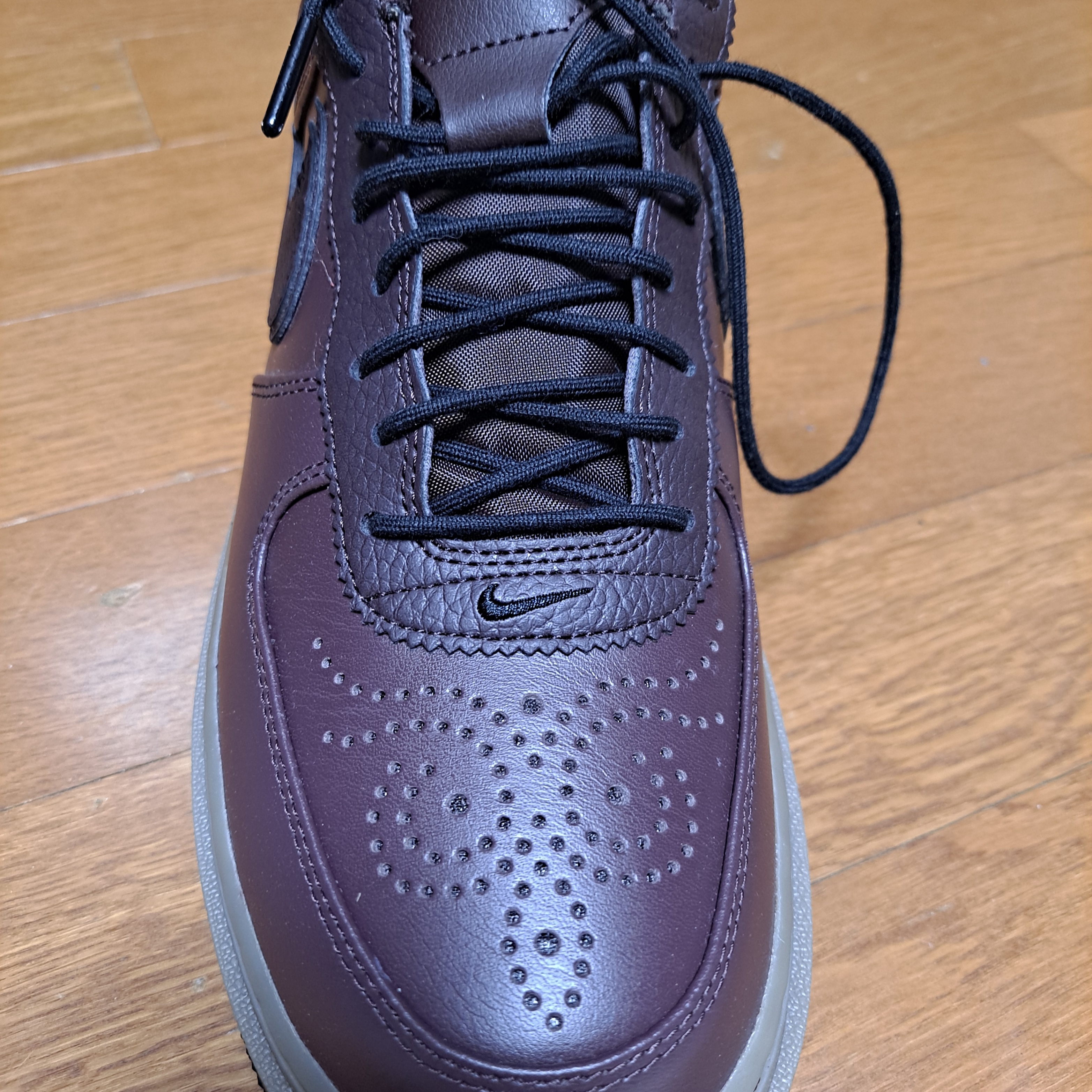 Nike Air Force 1 Luxe Brown Basalt 착용 스타일