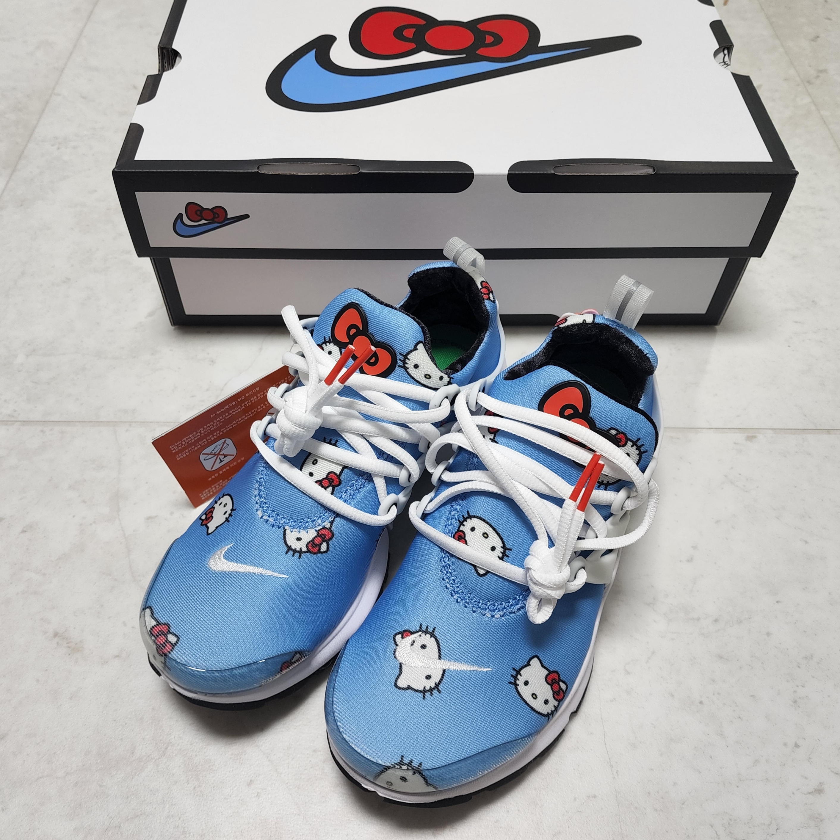Nike x Hello Kitty Air Presto University Blue 착용 스타일 - 2