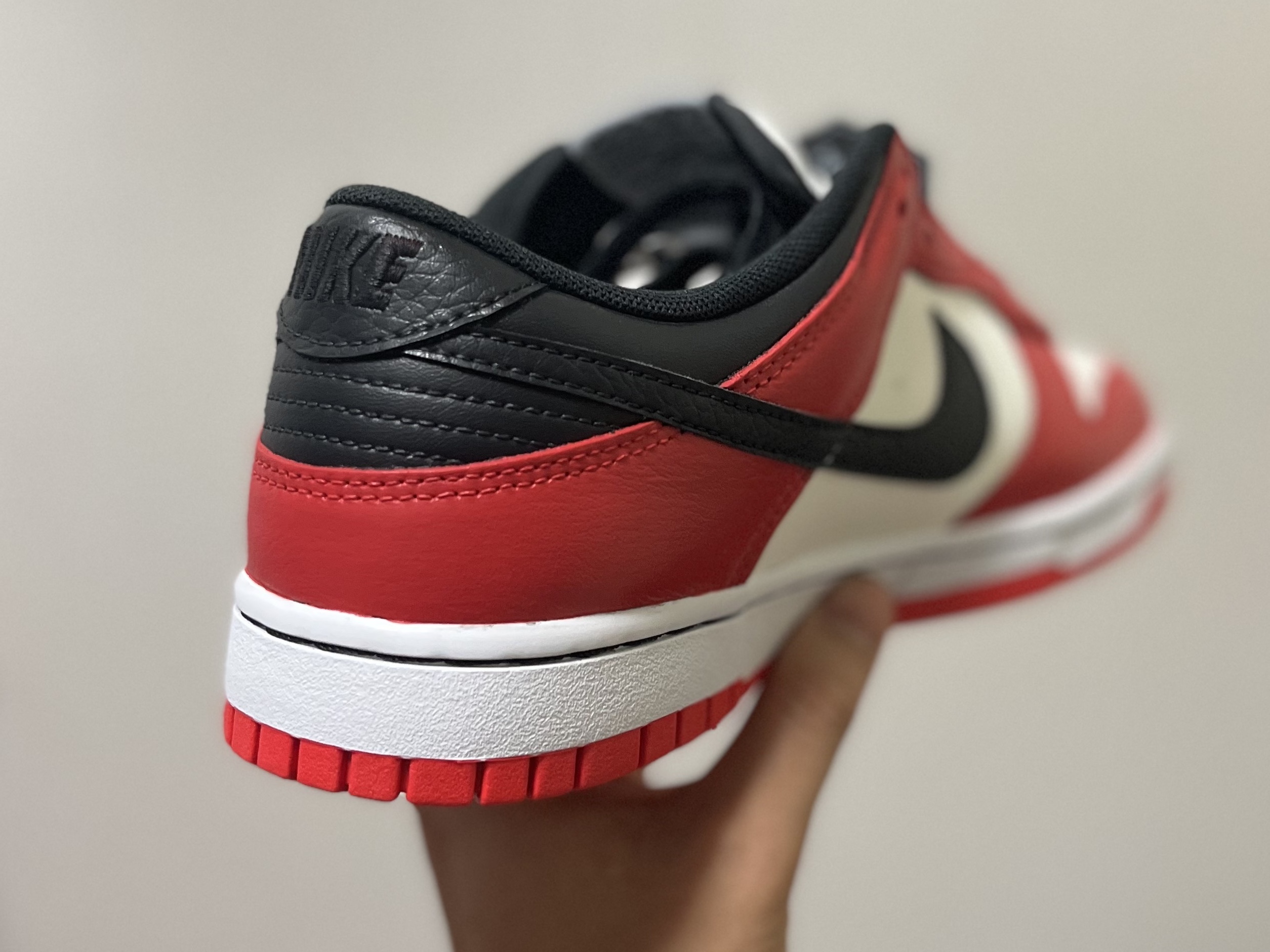 Nike x NBA Dunk Low Retro EMB Black and Chile Red, (GS) Nike x NBA Dunk Low Black and Chile Red 착용 스타일 - 2