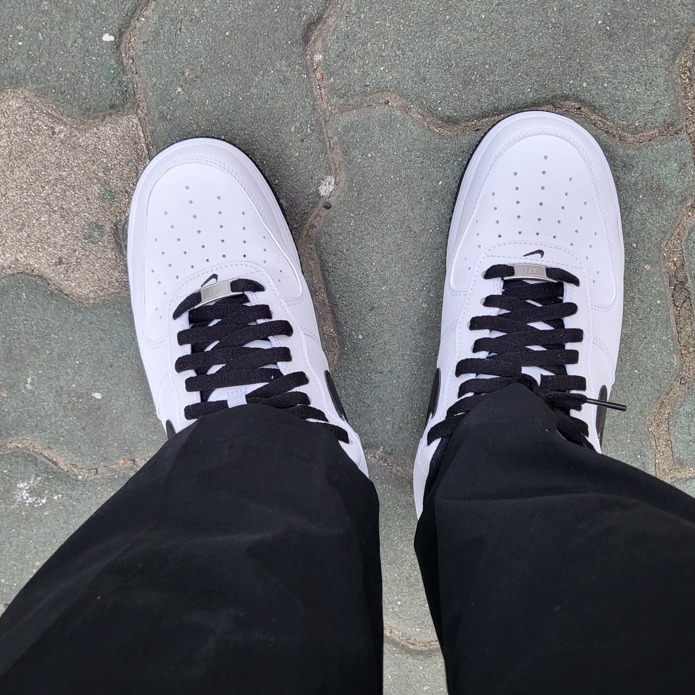 Nike Air Force 1 '07 White Black 착용 스타일