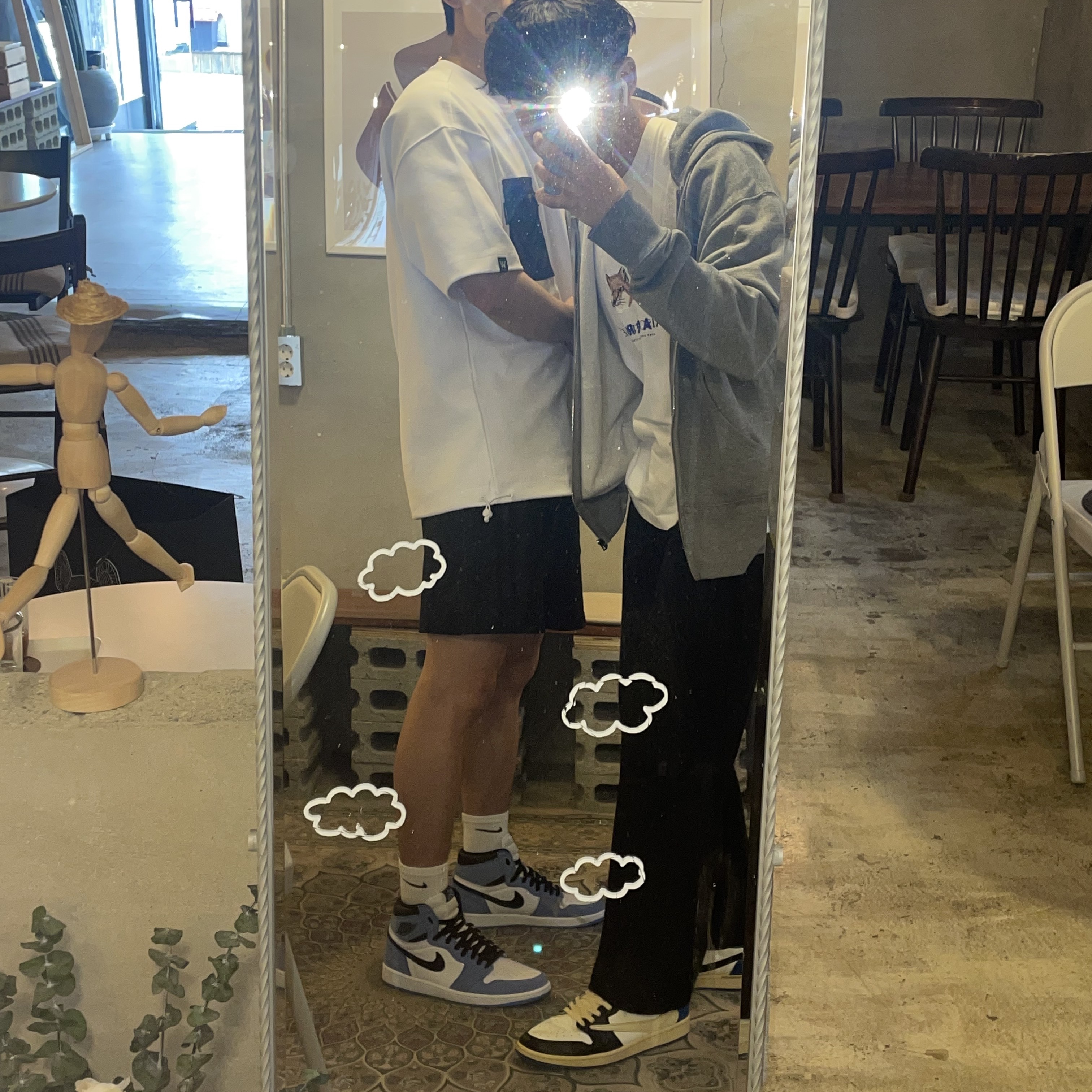 Jordan 1 Retro High OG University Blue, Jordan 1 x Travis Scott x Fragment Retro Low OG SP Military Blue 착용 스타일