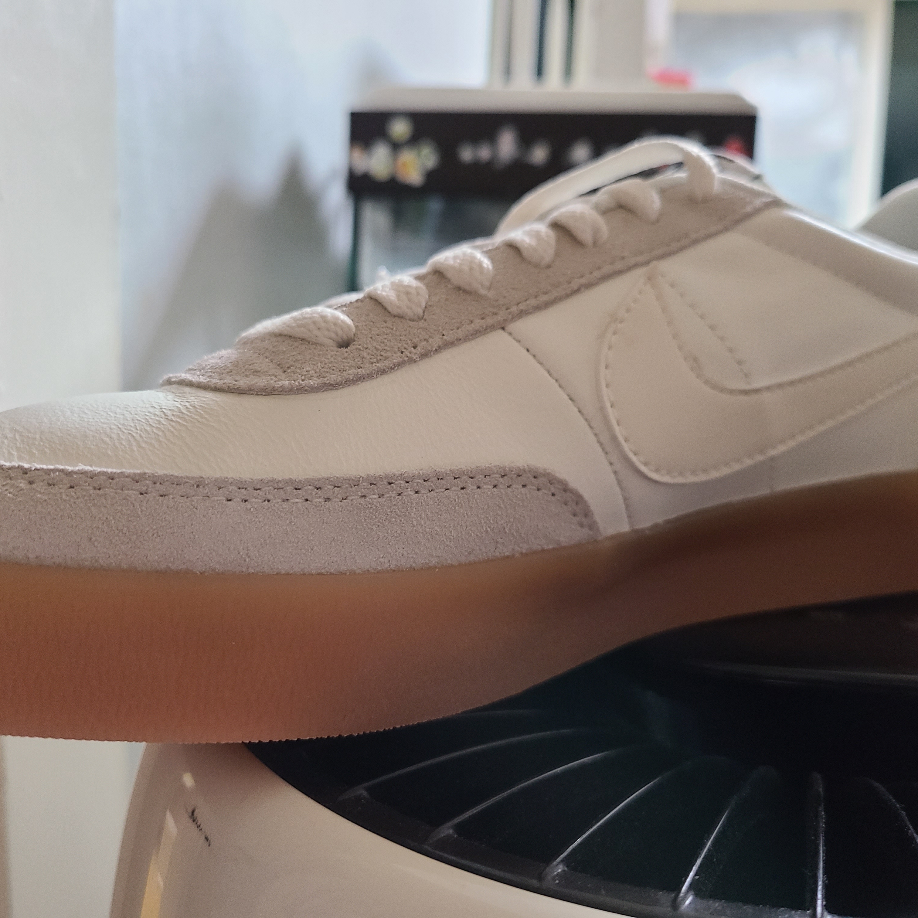 Nike Killshot 2 Leather Sail Gum 착용 스타일 - 3