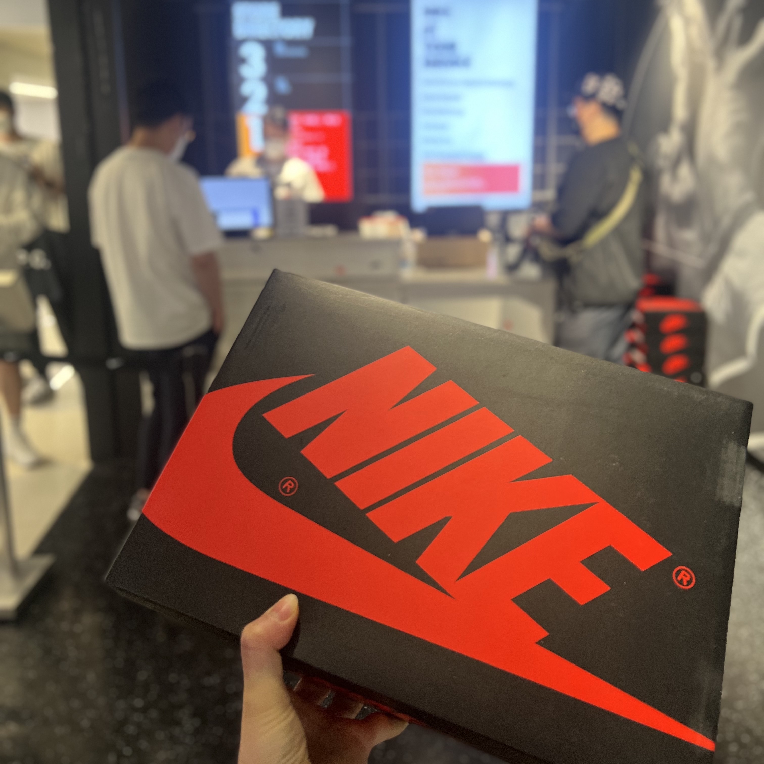 Jordan 1 Retro High OG Bleached Coral 착용 스타일 - 3
