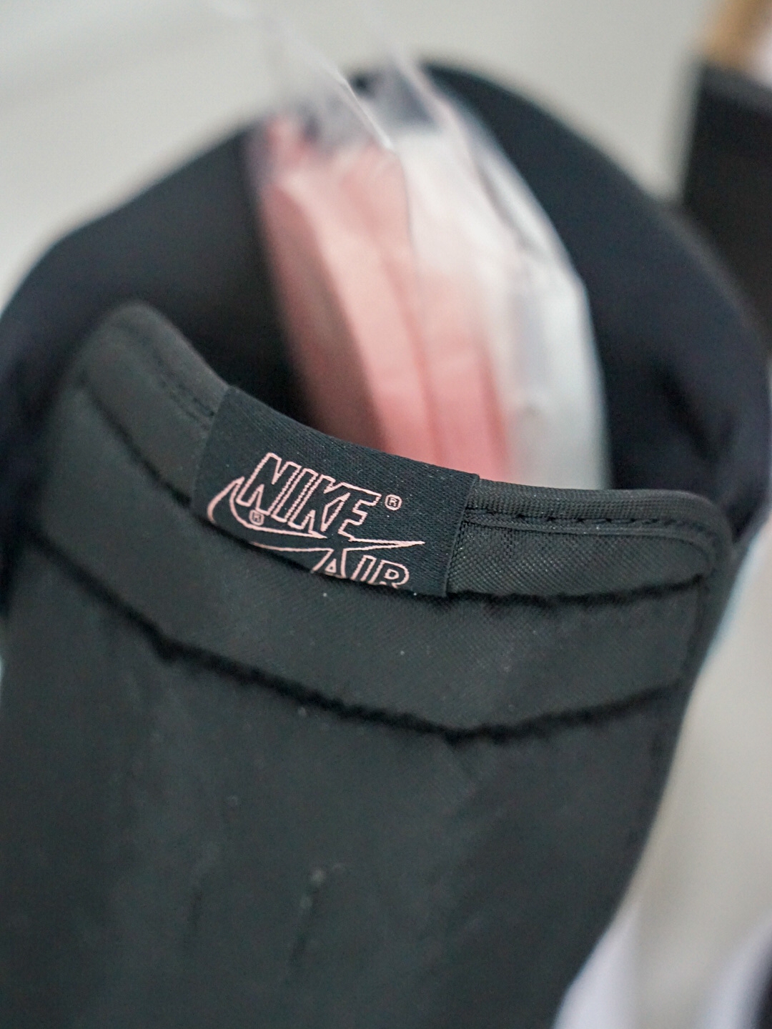 Jordan 1 Retro High OG Bleached Coral 착용 스타일 - 2