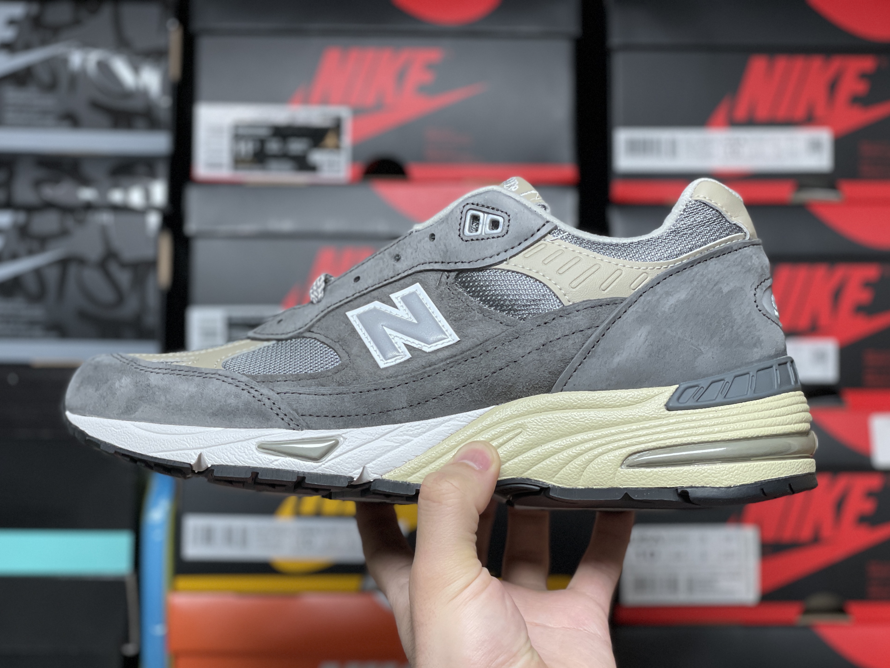 New Balance 991 Made in UK 40th Anniversary Grey 착용 스타일