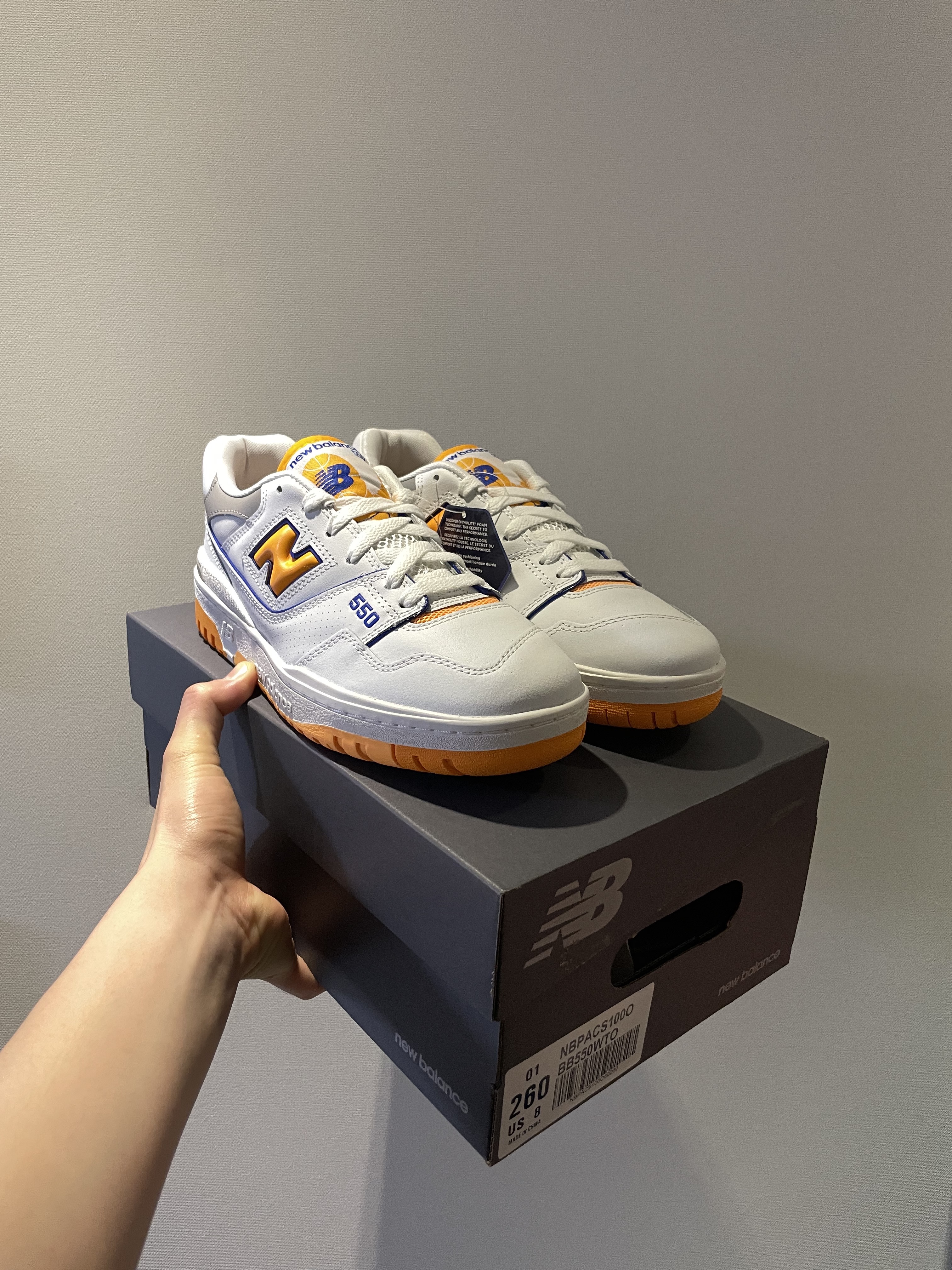 New Balance 550 White Vibrant Orange - 2E Wide 착용 스타일 - 2