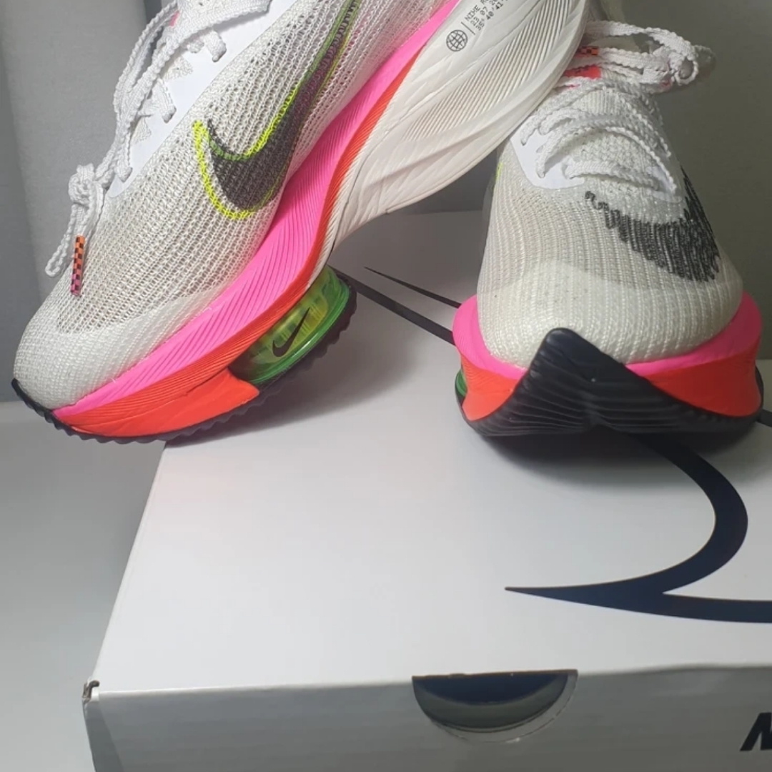 (W) Nike Air Zoom Alphafly Next% Flyknit Rawdacious 착용 스타일