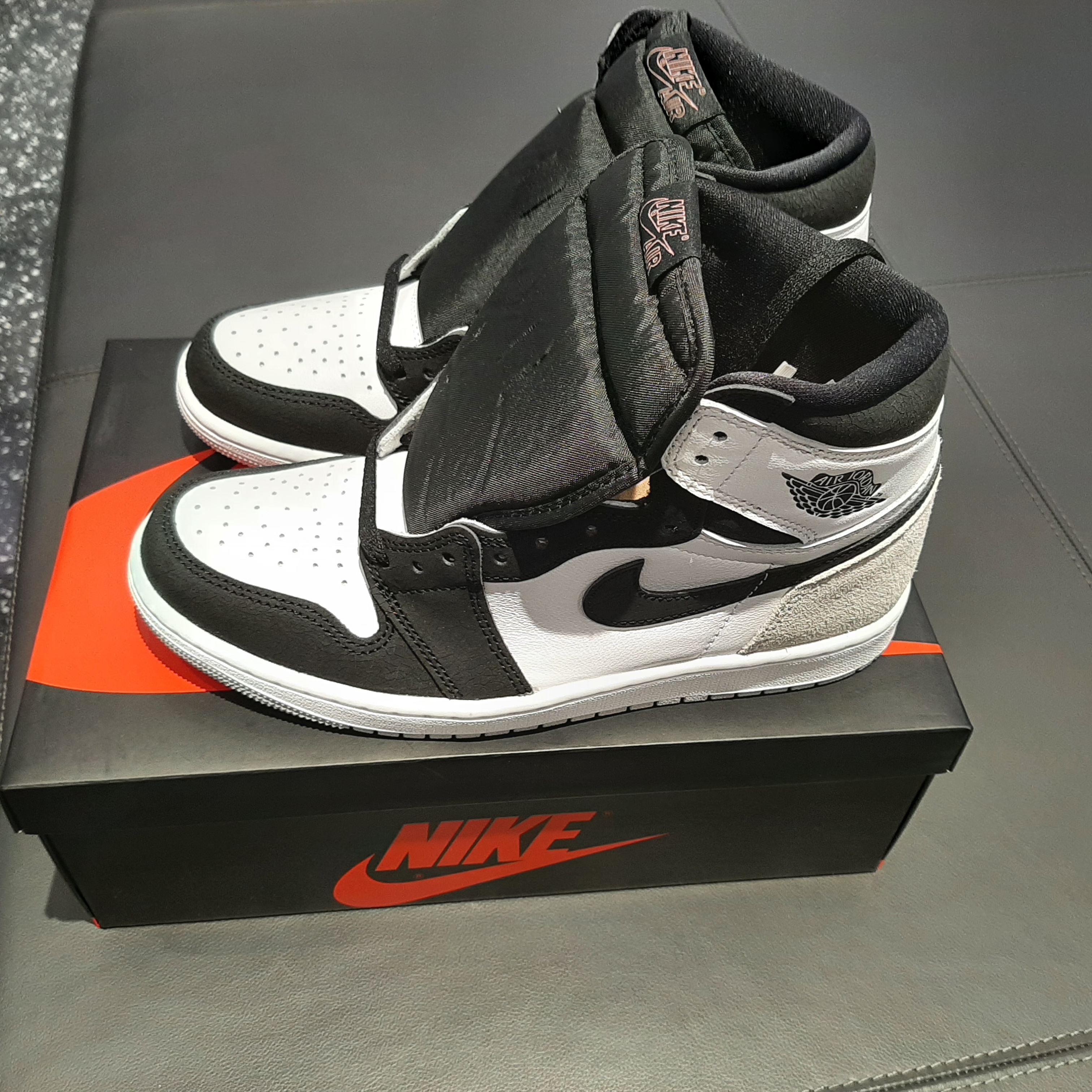 Jordan 1 Retro High OG Bleached Coral 착용 스타일 - 1