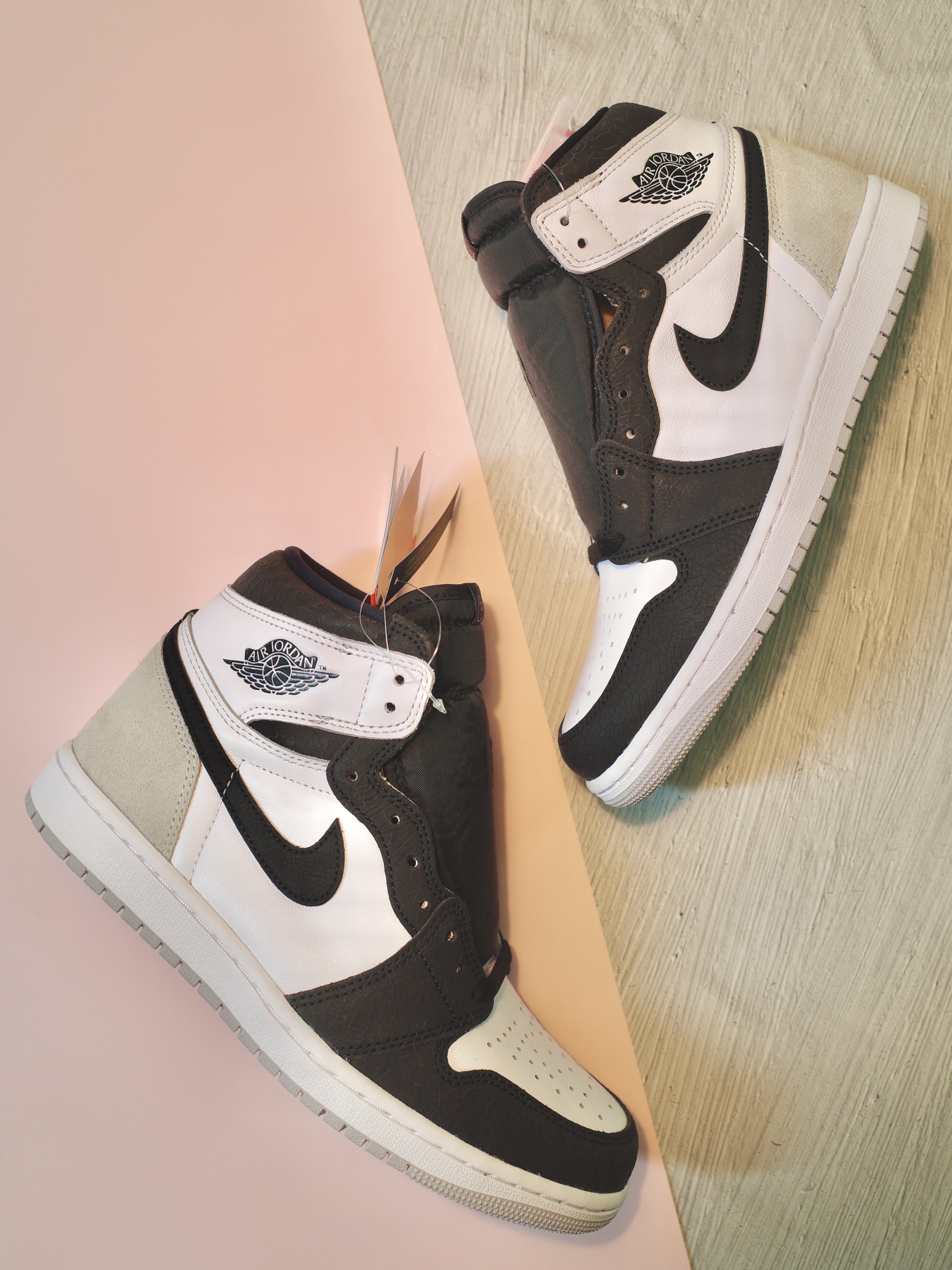 Jordan 1 Retro High OG Bleached Coral, (GS) Jordan 1 Retro High OG Bleached Coral 착용 스타일 - 1