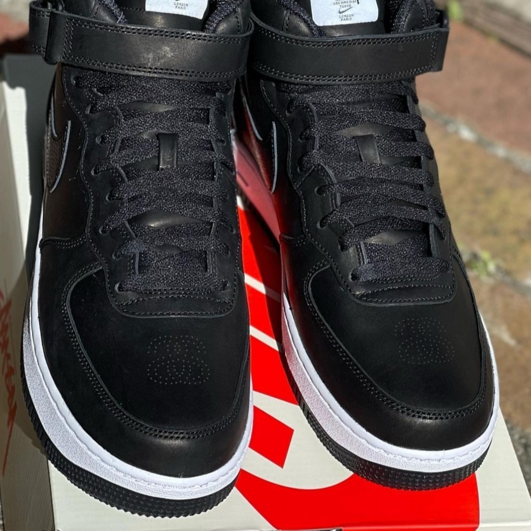 Nike x Stussy Air Force 1 '07 Mid SP Black 착용 스타일 - 3