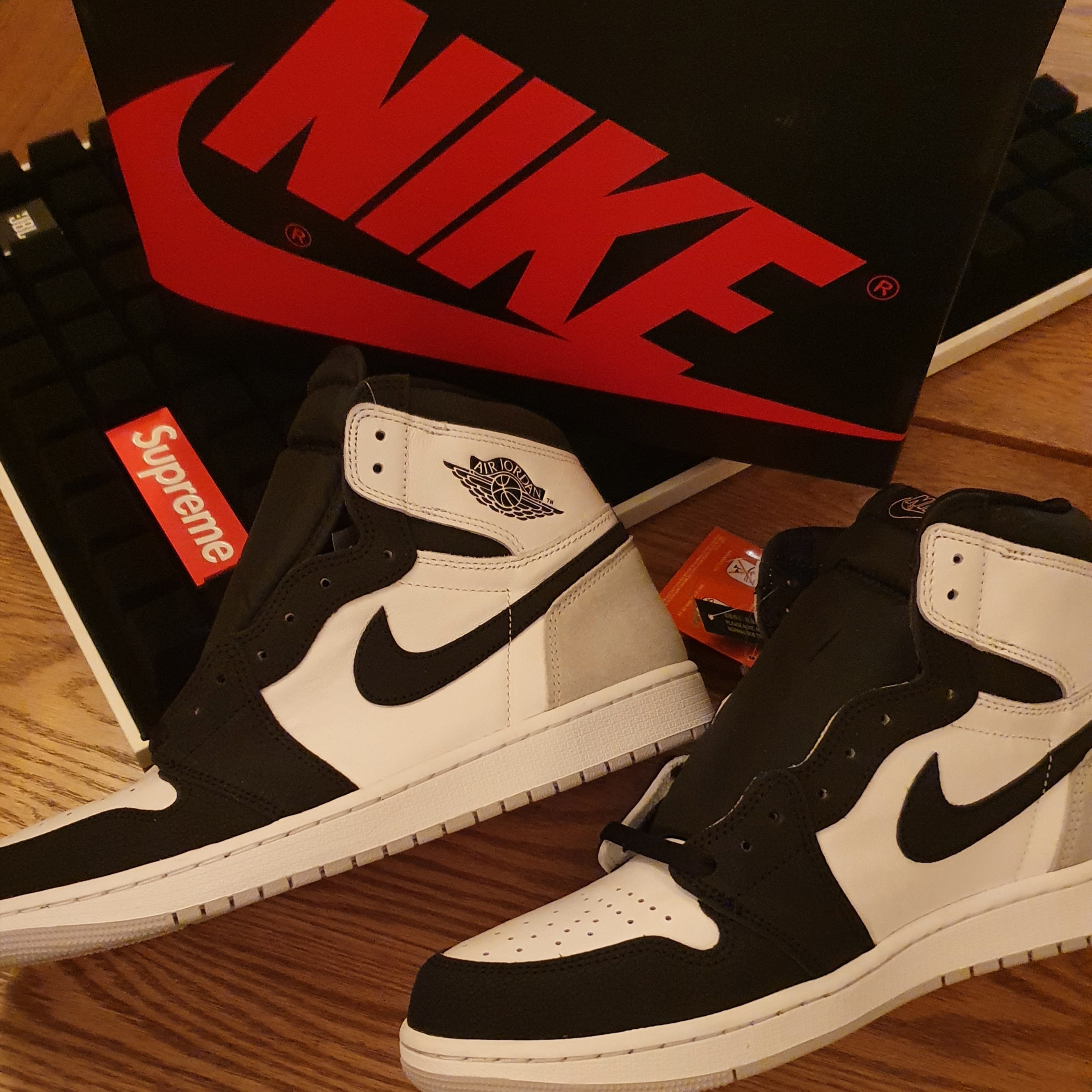 Jordan 1 Retro High OG Bleached Coral 착용 스타일